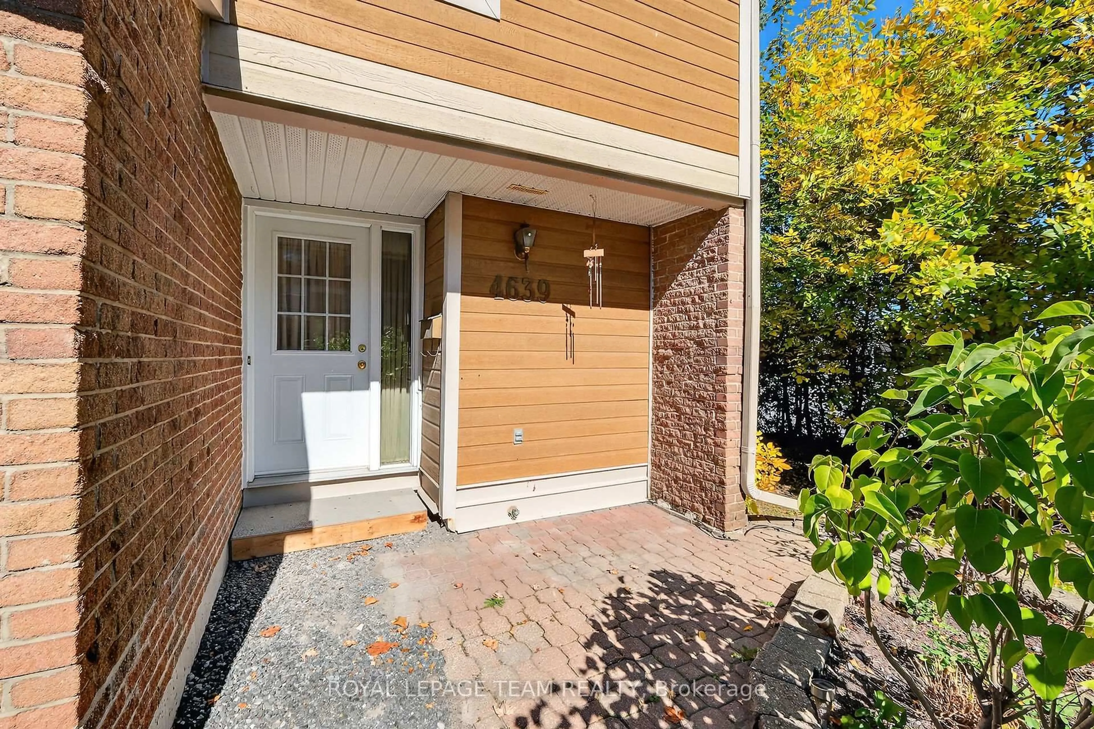 Unknown for 4639 Cosmic Pl, Ottawa Ontario K1B 4R7