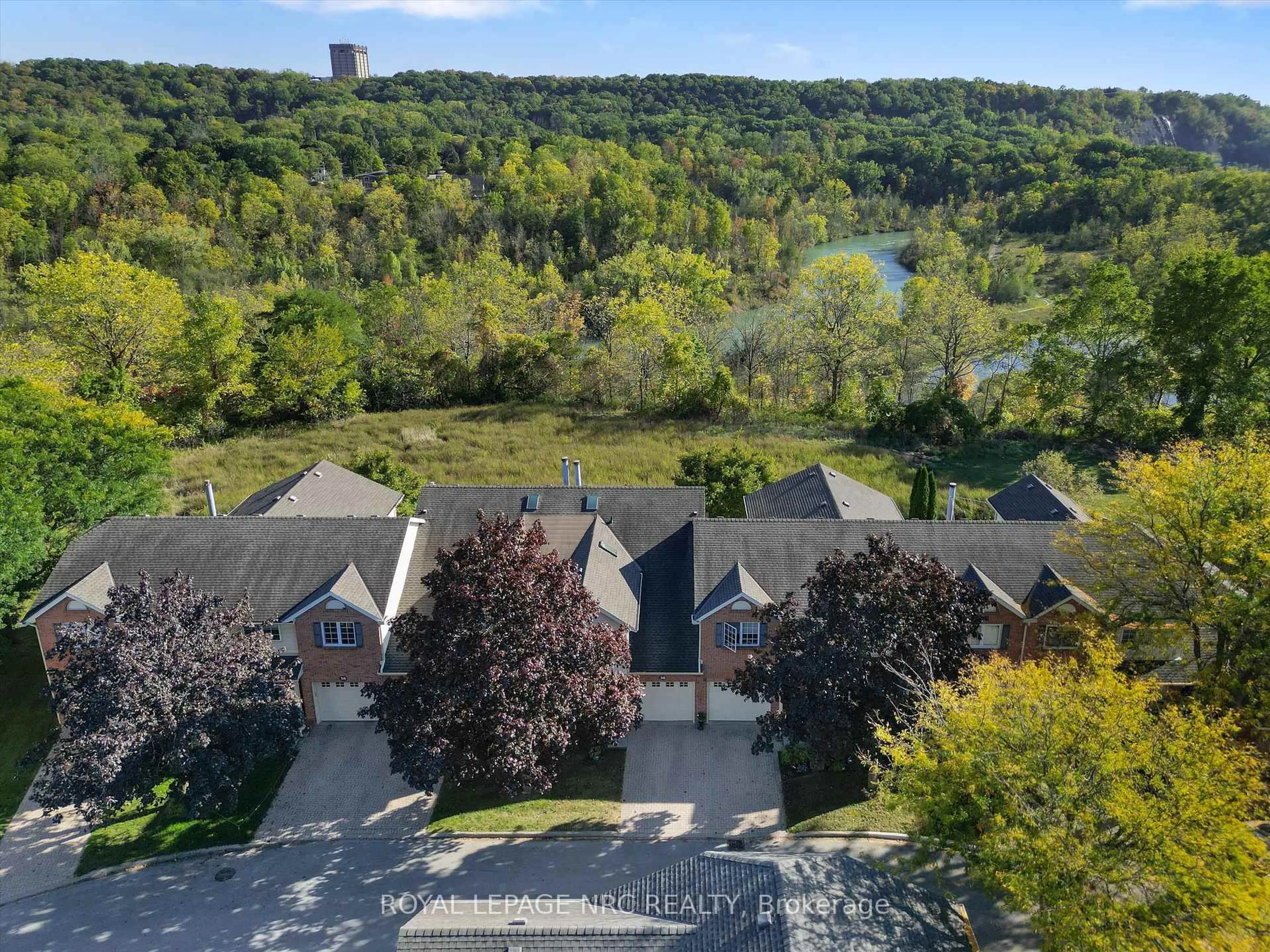 A pic from outside/outdoor area/front of a property/back of a property/a pic from drone, water/lake/river/ocean view for 275 Pelham Rd #36, St. Catharines Ontario L2S 3B9