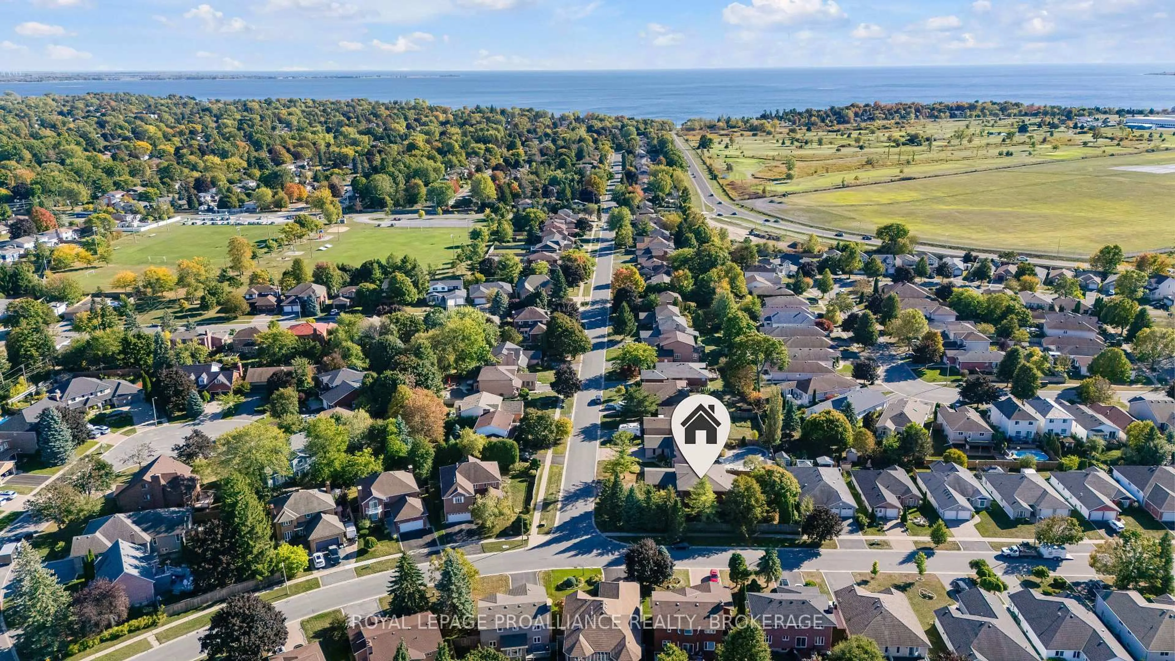 A pic from outside/outdoor area/front of a property/back of a property/a pic from drone, unknown for 995 Auden Park Dr, Kingston Ontario K7M 7T0