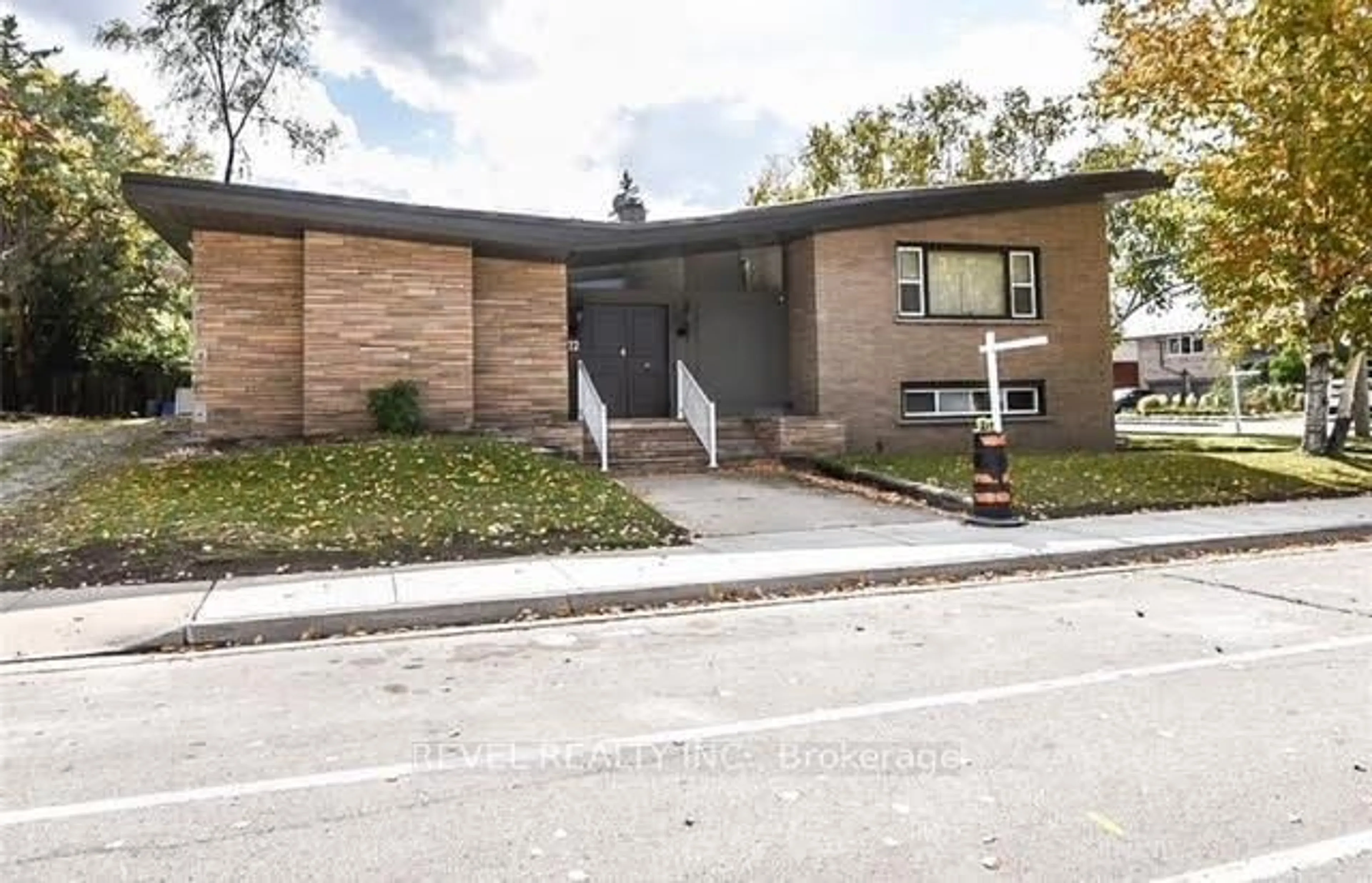 Home with brick exterior material, street for 22 West Park Ave, Hamilton Ontario L8S 3M3