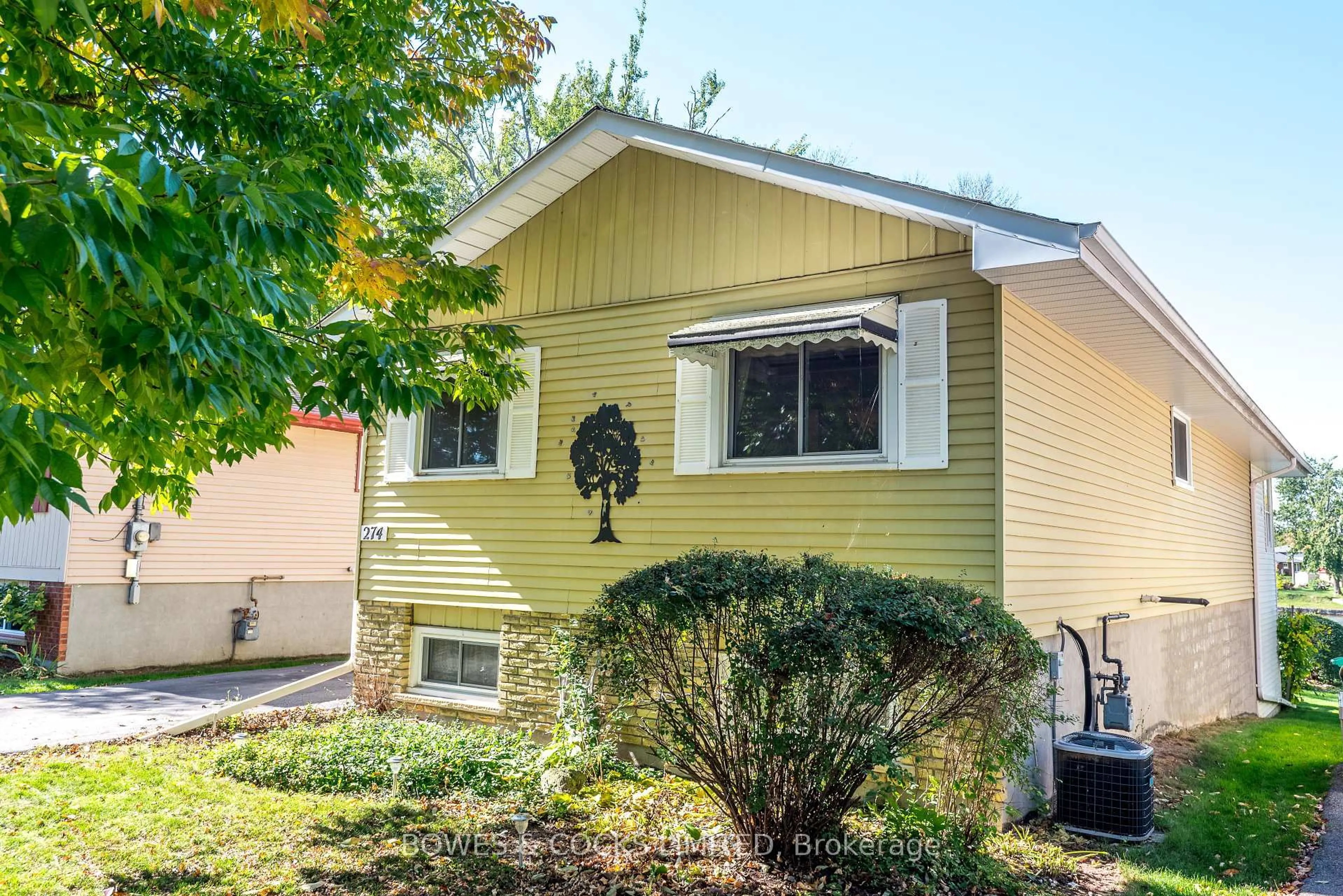 Home with vinyl exterior material, street for 274 Sherin Ave, Peterborough Ontario K9J 1B6