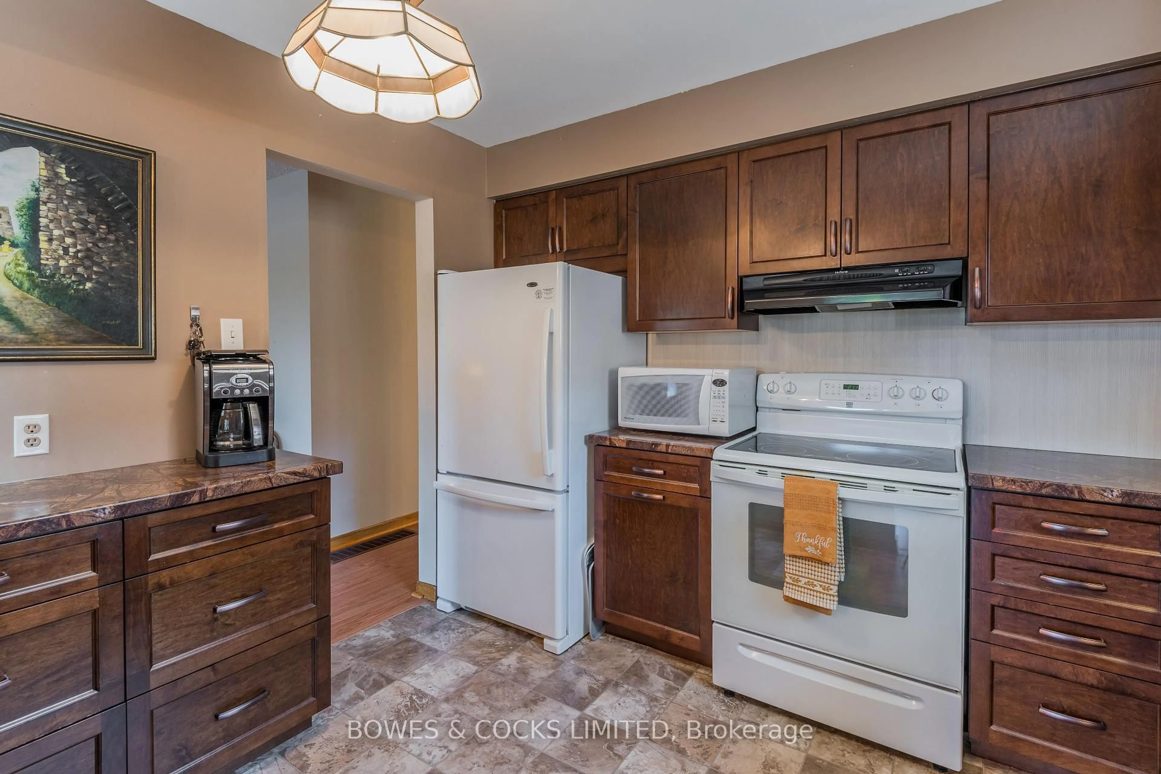 Standard kitchen, unknown for 274 Sherin Ave, Peterborough Ontario K9J 1B6