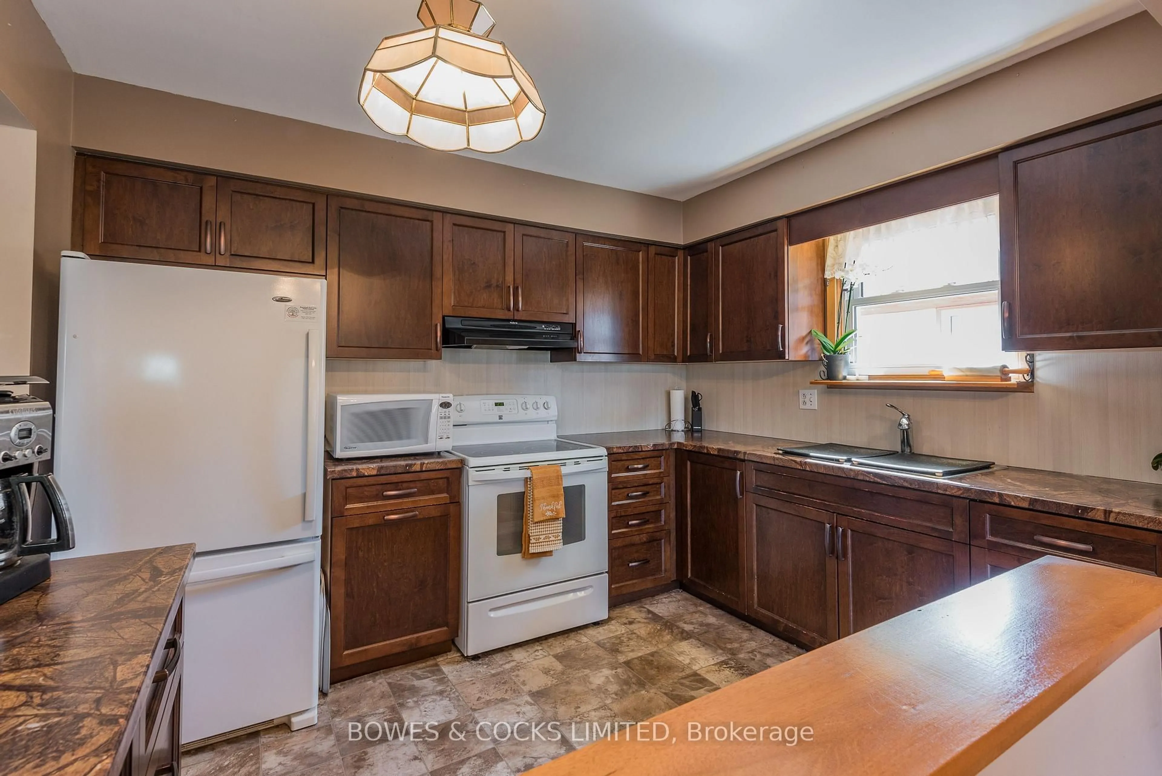 Standard kitchen, unknown for 274 Sherin Ave, Peterborough Ontario K9J 1B6