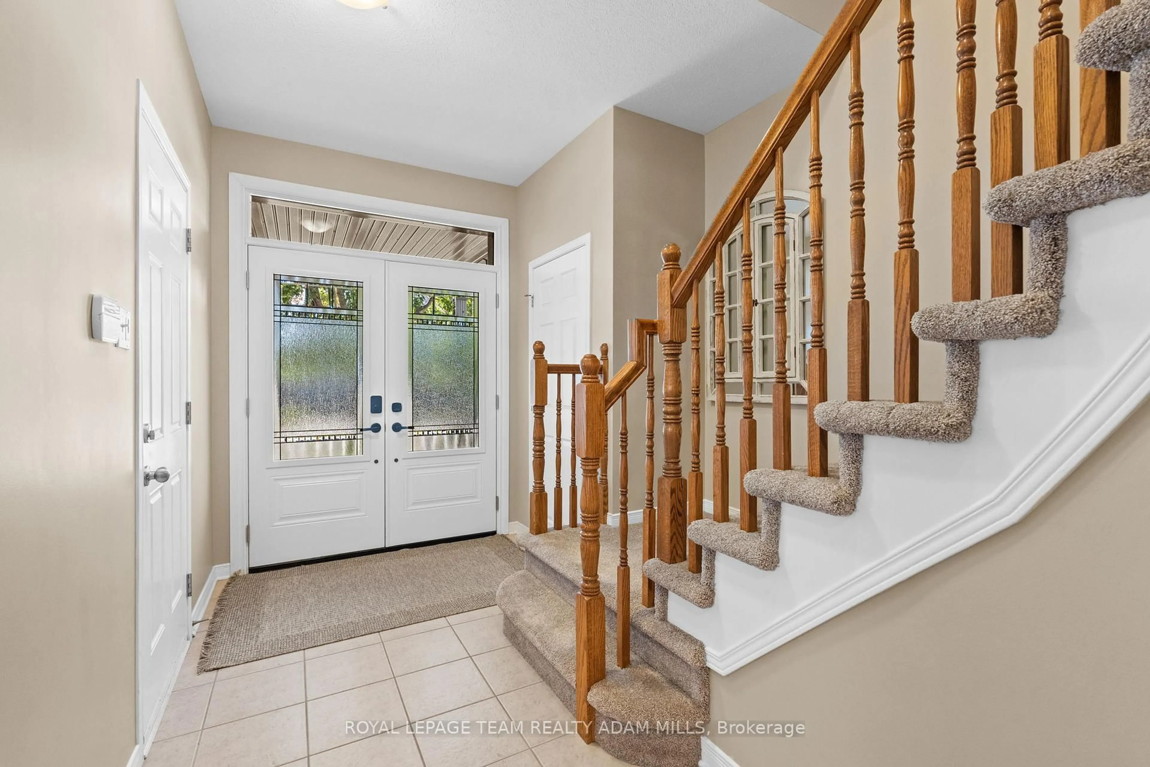 Indoor entryway for 503 Stonechurch Way, Ottawa Ontario K2J 0C5