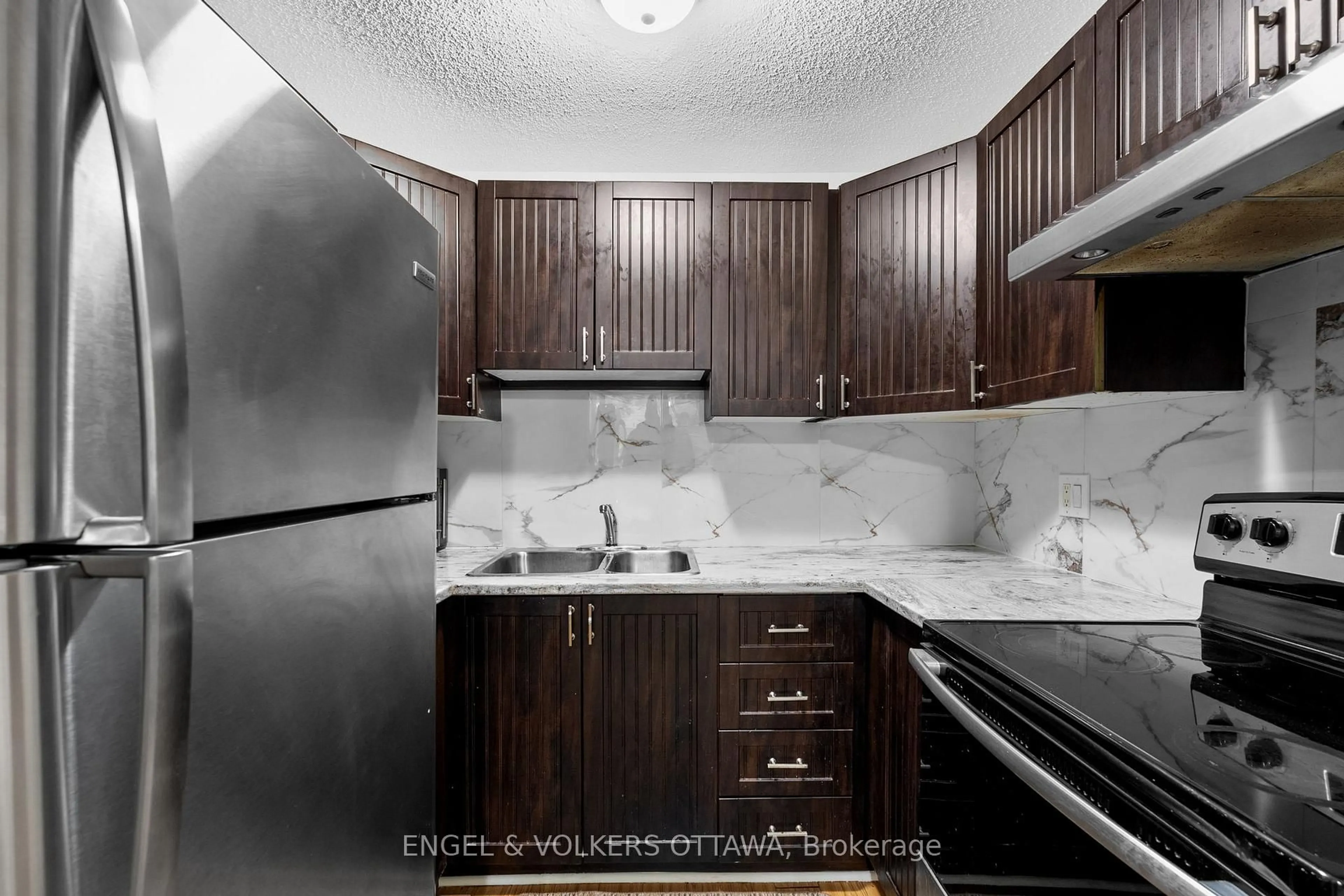 Standard kitchen, unknown for 50A Sumac St, Ottawa Ontario K1J 6P7