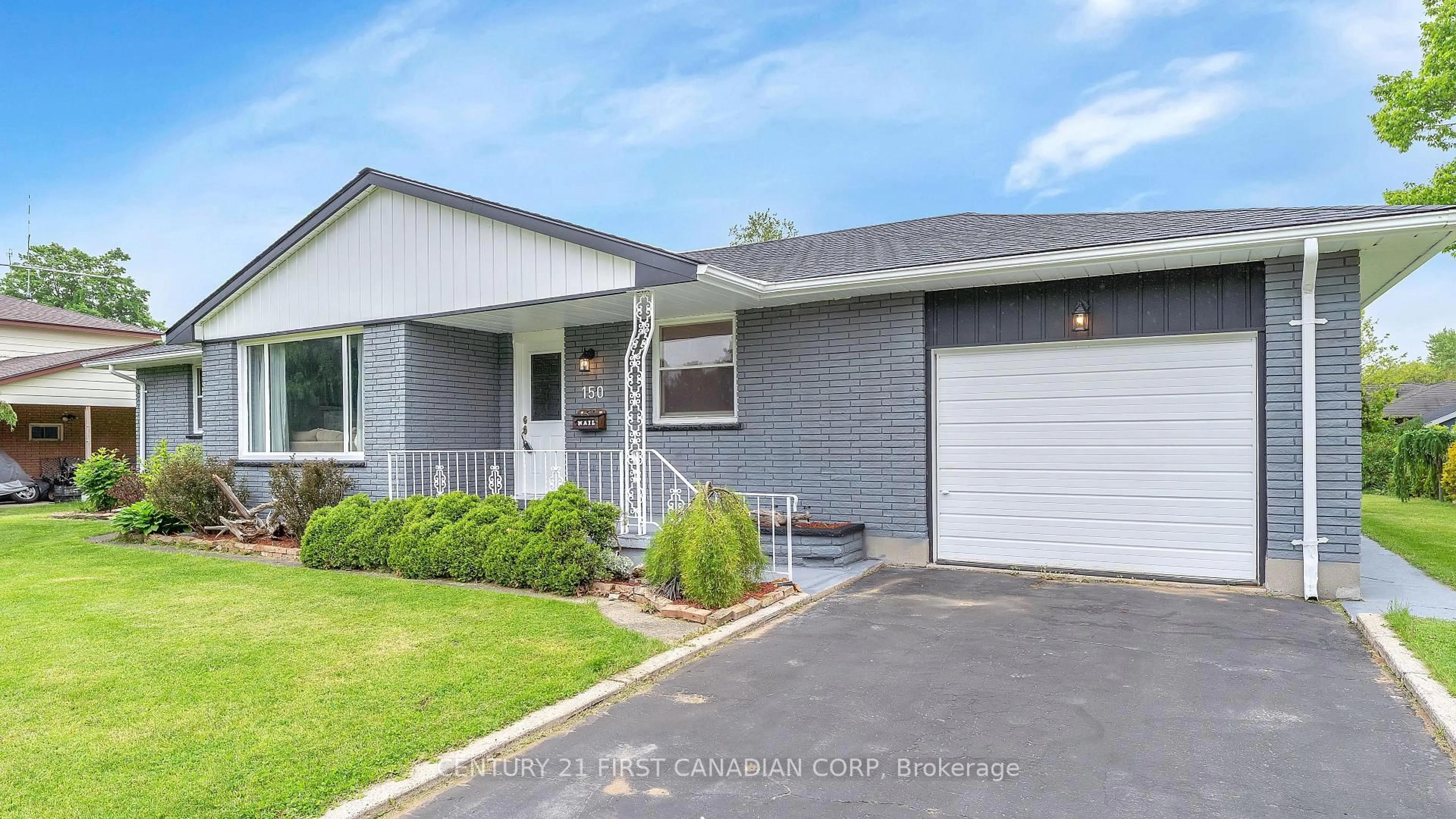 Home with vinyl exterior material, street for 150 Rutherford Ave, Aylmer Ontario N5H 2N8