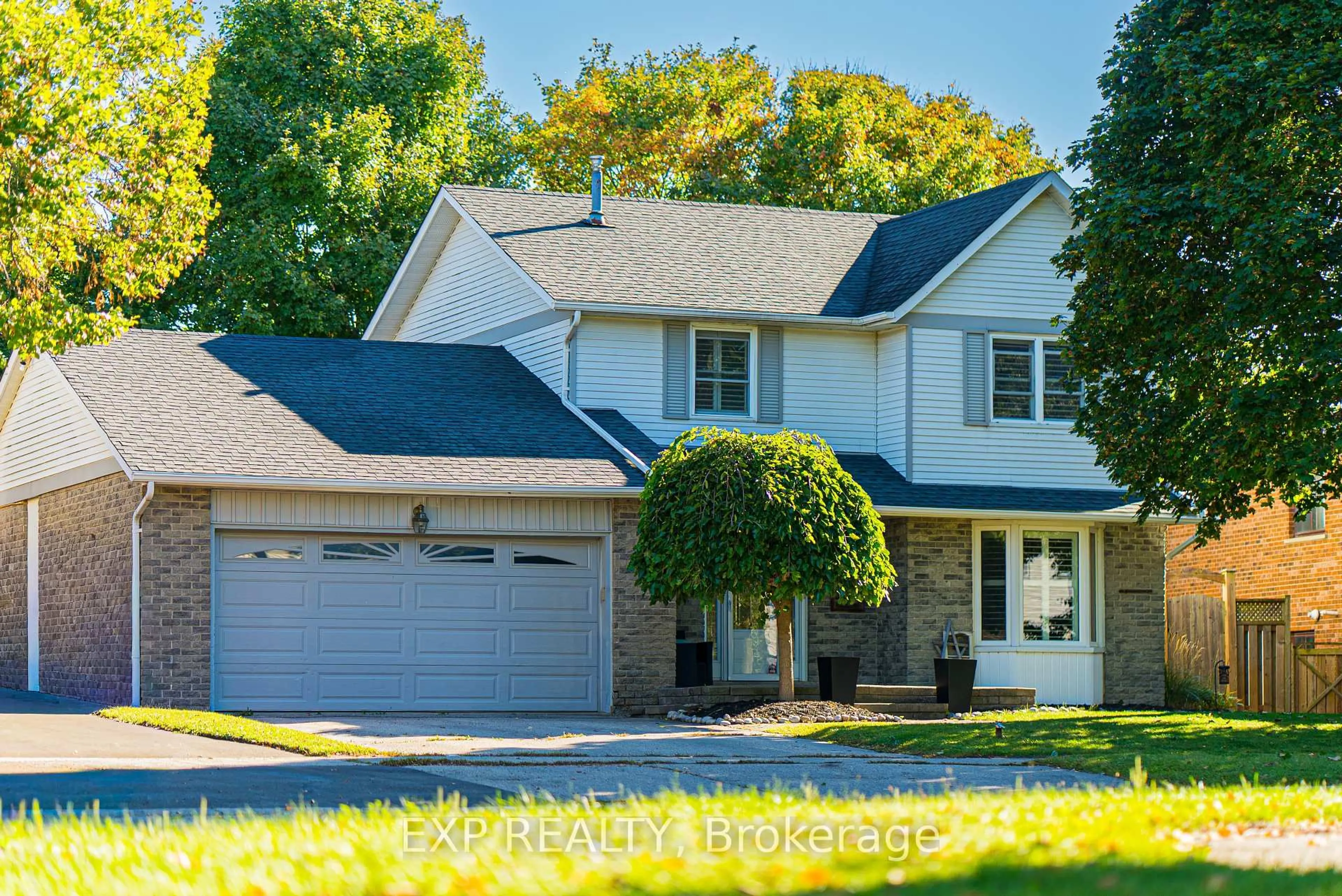 Home with vinyl exterior material, street for 54 Pathfinder Cres, Kitchener Ontario N2P 1S6