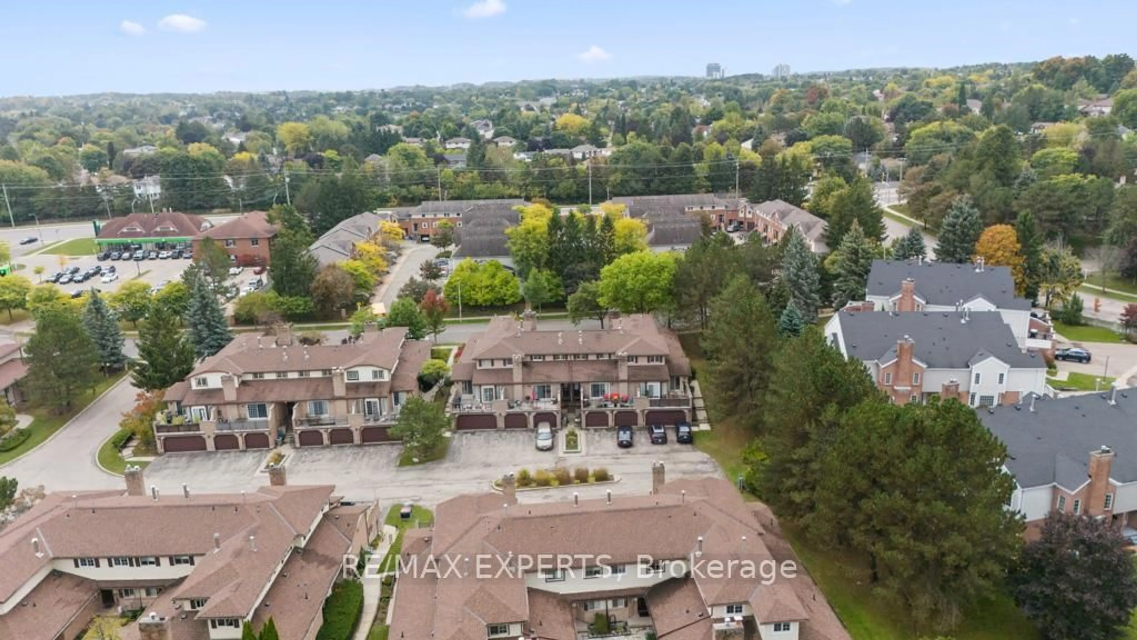 A pic from outside/outdoor area/front of a property/back of a property/a pic from drone, city buildings view from balcony for 460 Beechwood Pl #5, Waterloo Ontario N2T 1Z1