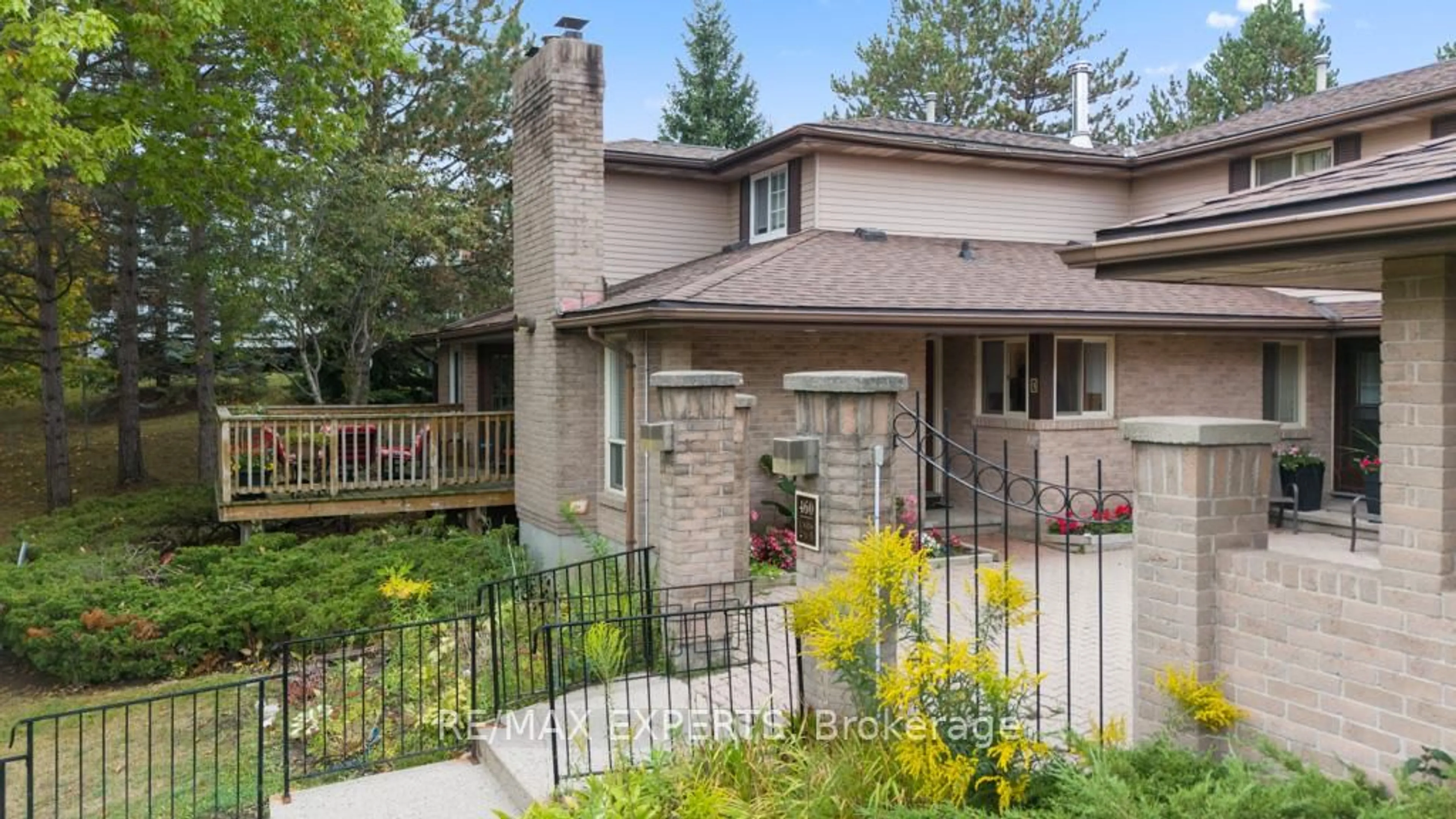 Home with brick exterior material, street for 460 Beechwood Pl #5, Waterloo Ontario N2T 1Z1