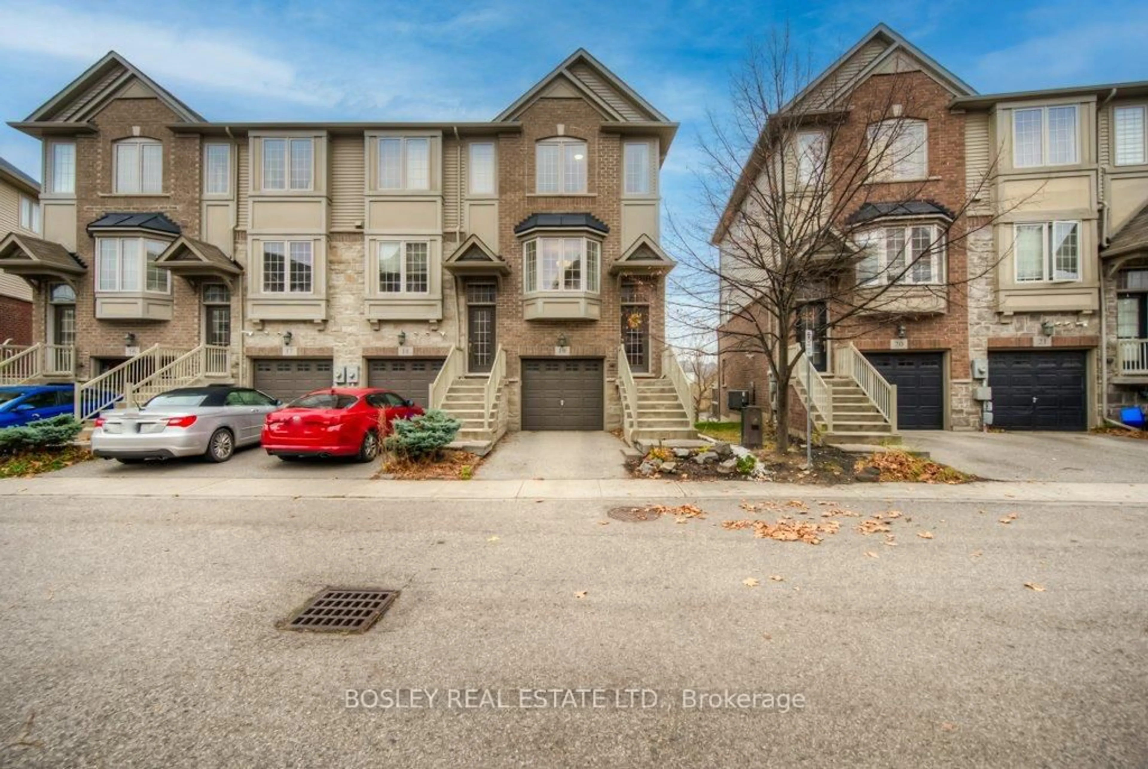 A pic from outside/outdoor area/front of a property/back of a property/a pic from drone, street for 342 Mill St #19, Kitchener Ontario N2M 0A5
