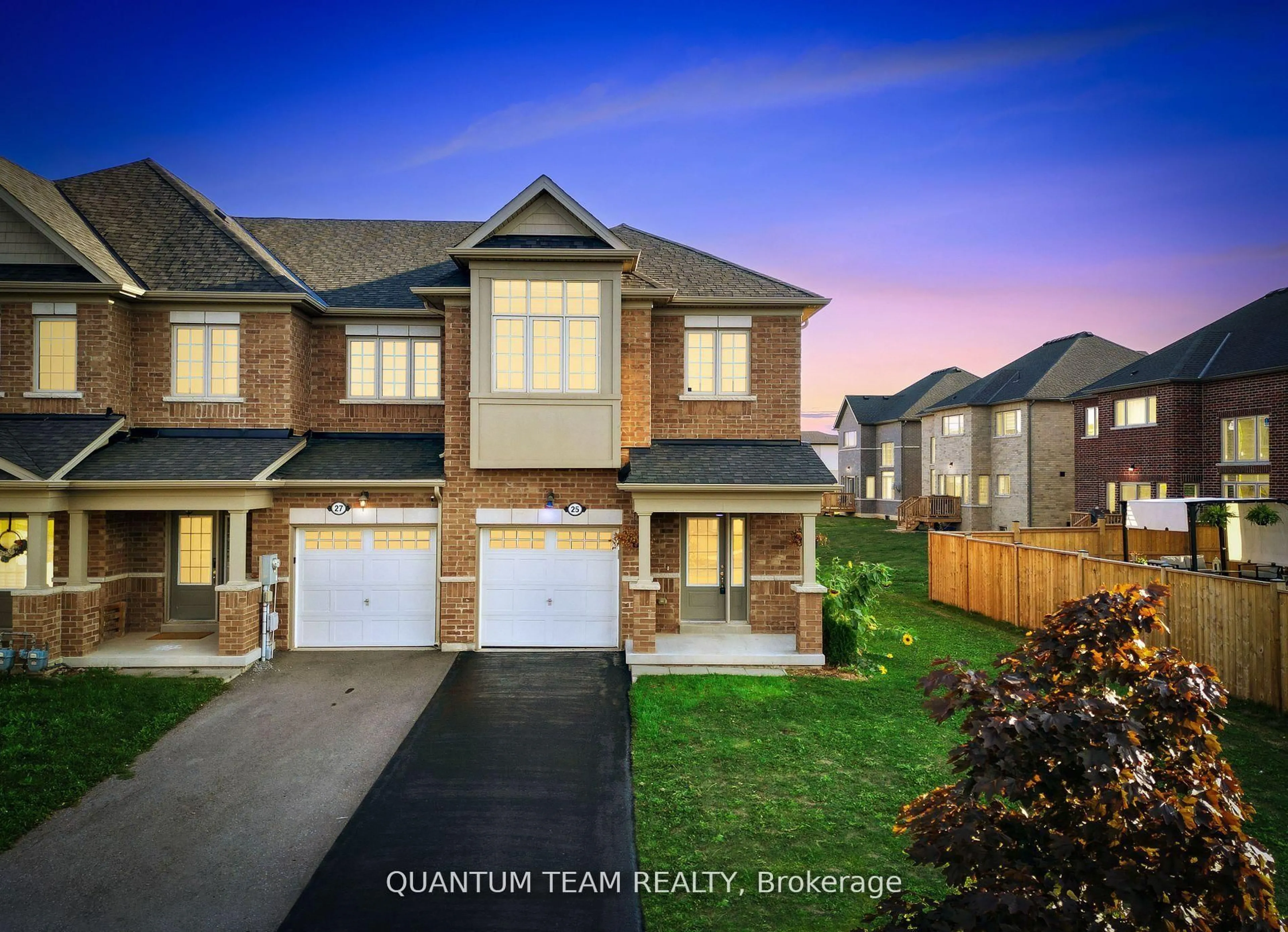 A pic from outside/outdoor area/front of a property/back of a property/a pic from drone, unknown for 25 Sparkle Dr, Thorold Ontario L2V 0H2