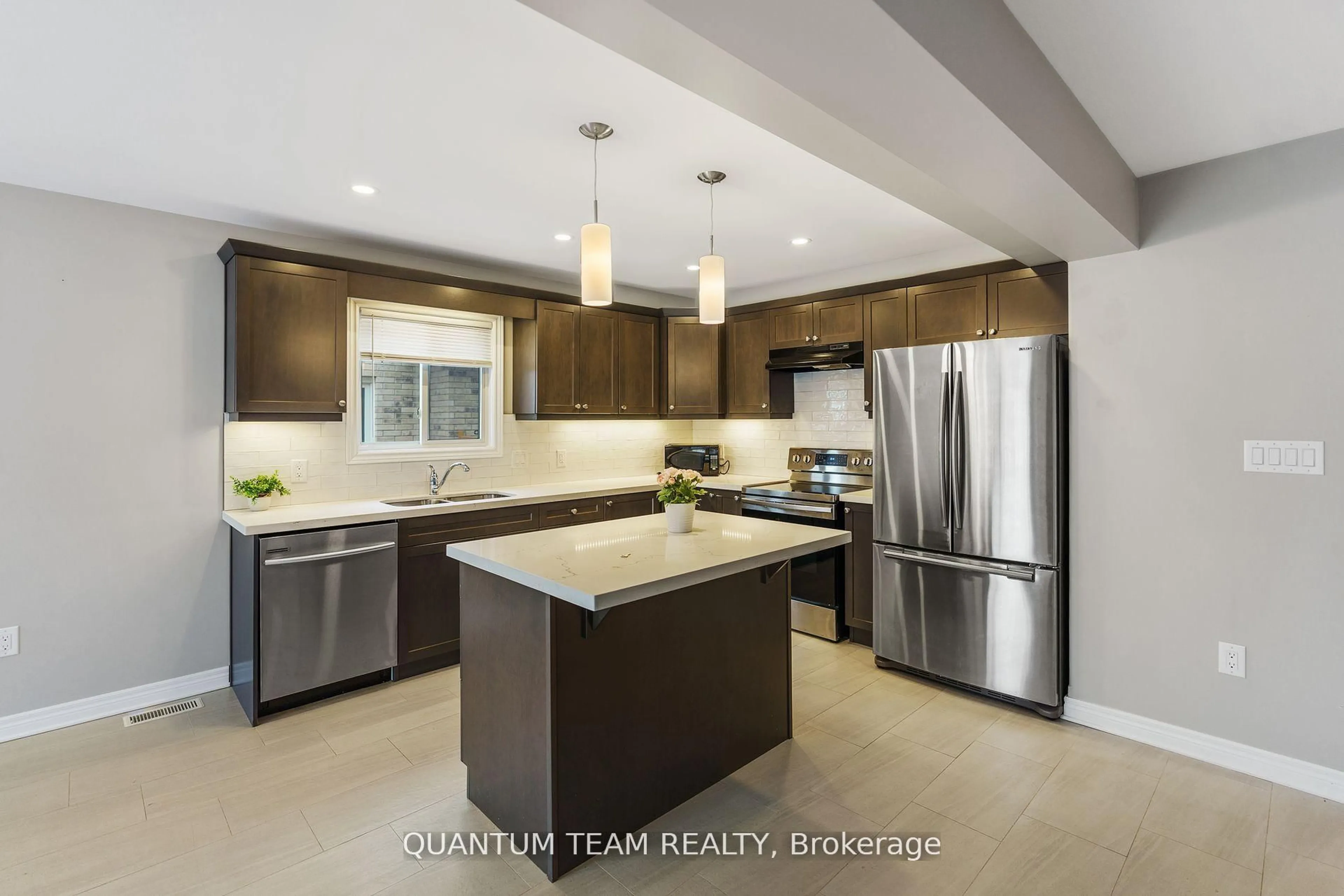 Contemporary kitchen, ceramic/tile floor for 15 Laurent Ave, Welland Ontario L3B 0E2