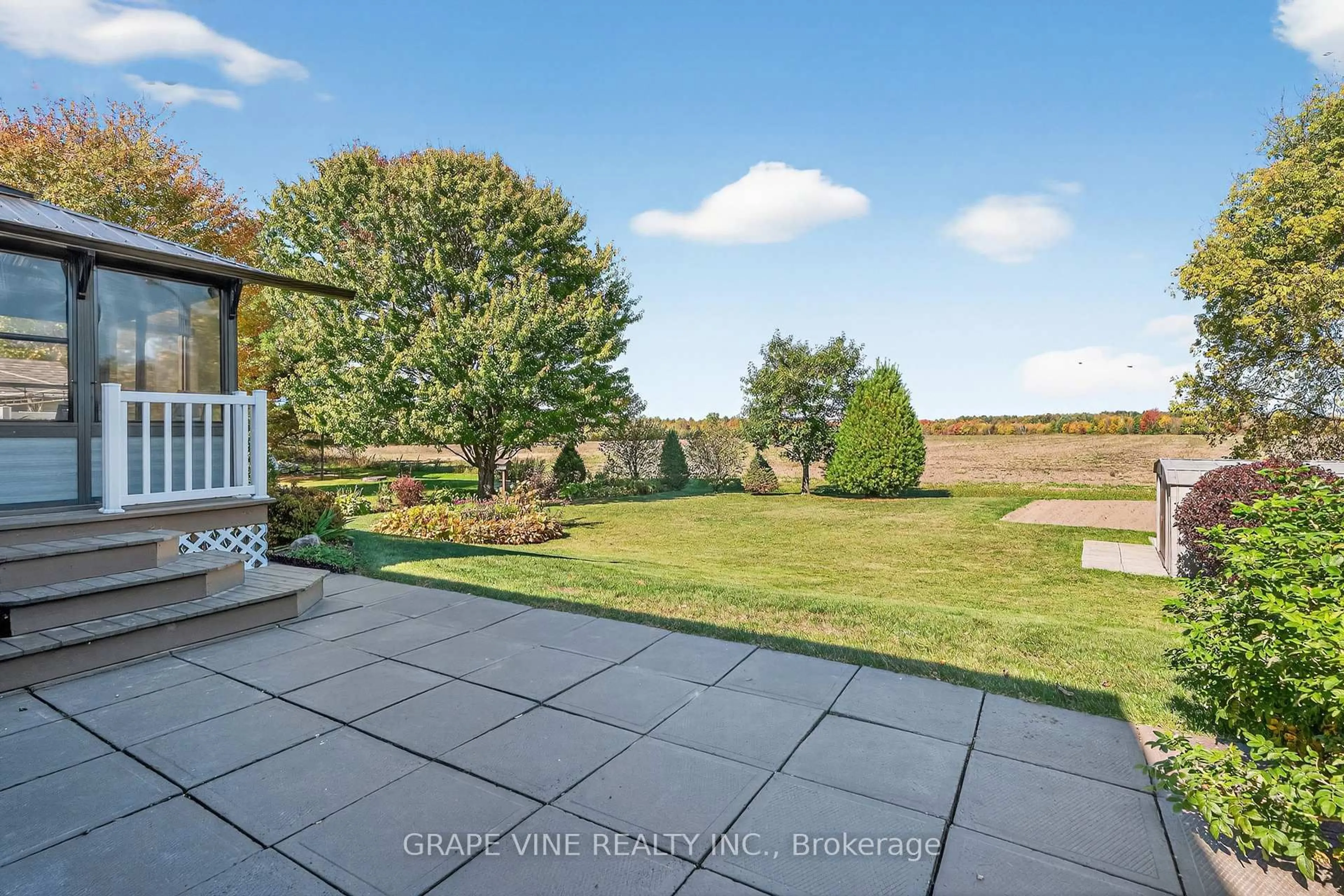 A pic from outside/outdoor area/front of a property/back of a property/a pic from drone, water/lake/river/ocean view for 5041 Thunder Rd, Carlsbad Springs Ontario K0A 1K0