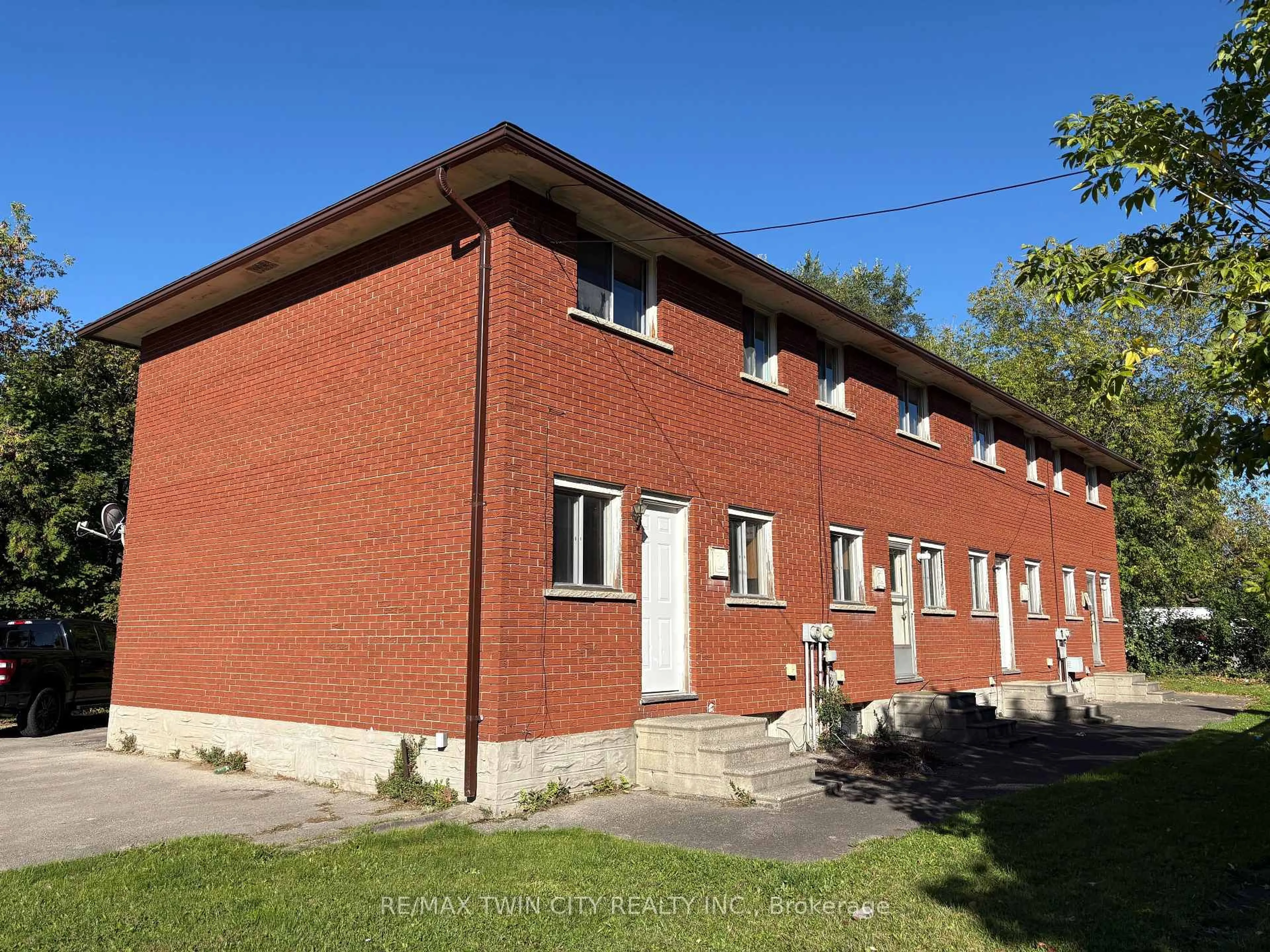 Home with brick exterior material, building for 52-58 Alison Ave, Cambridge Ontario N1R 1N1