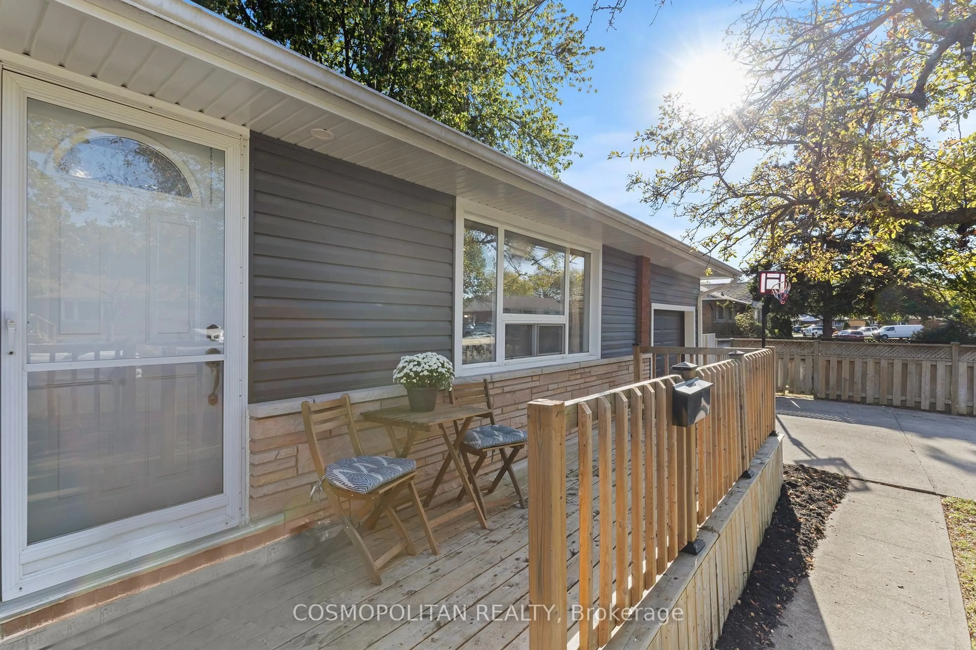 Patio, water/lake/river/ocean view for 3662 CARTIER Dr, Niagara Falls Ontario L2G 6P4