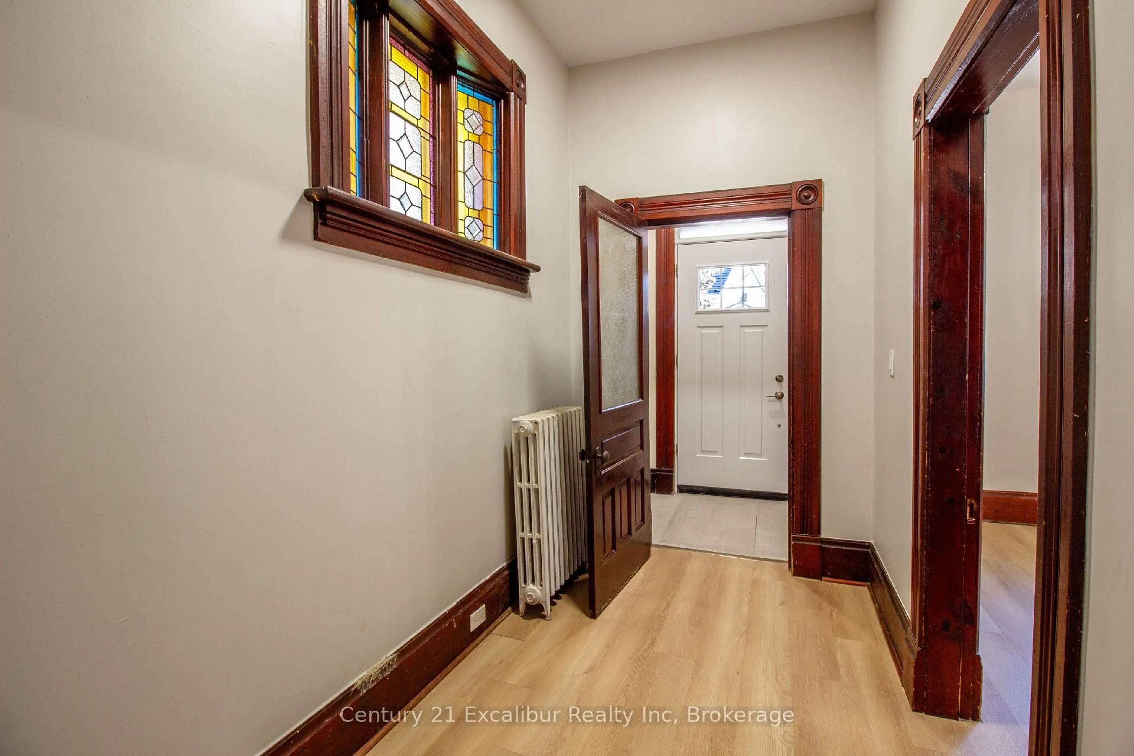 Indoor entryway for 445 St David St, Centre Wellington Ontario N1M 2K3