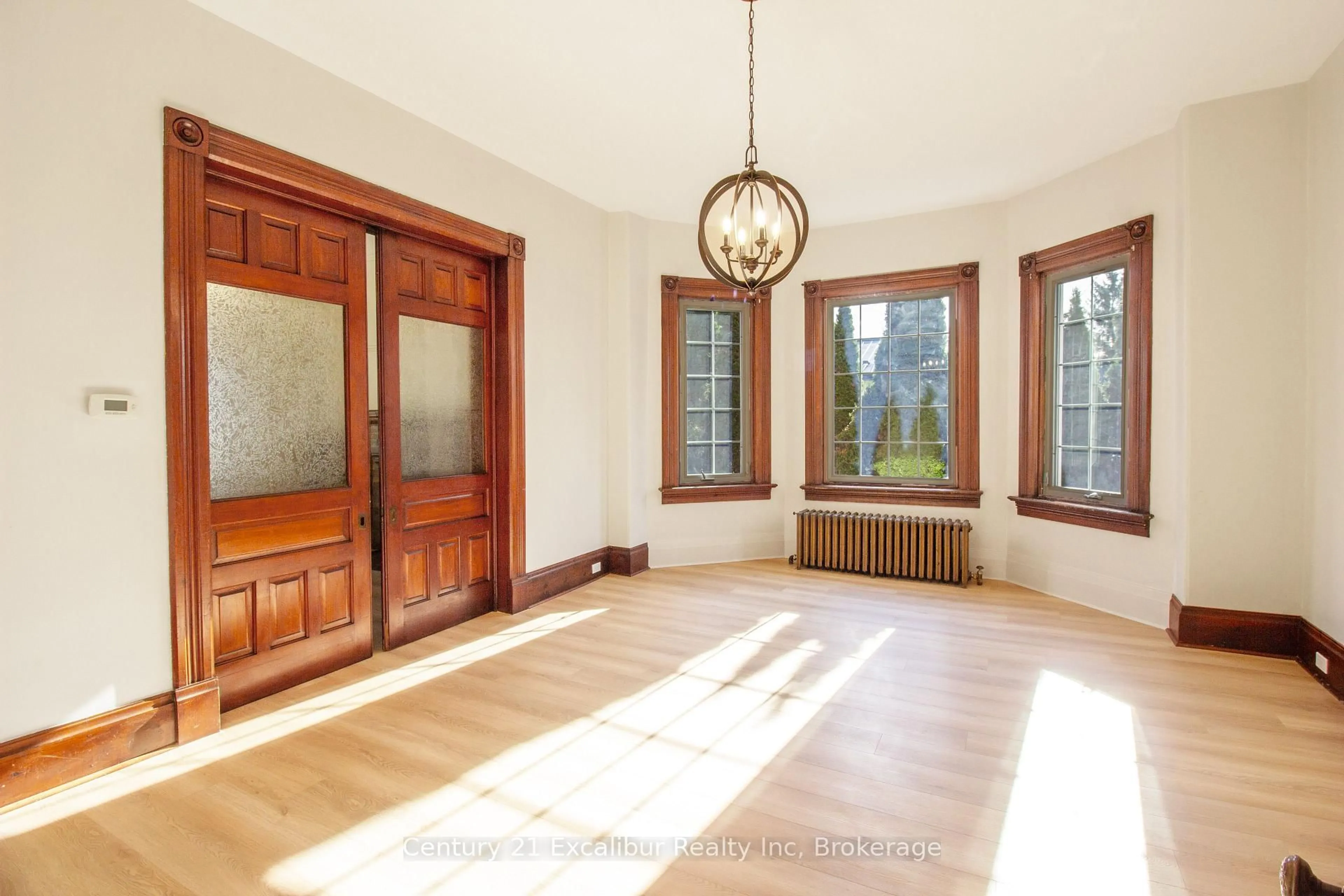 Indoor foyer for 445 St David St, Centre Wellington Ontario N1M 2K3