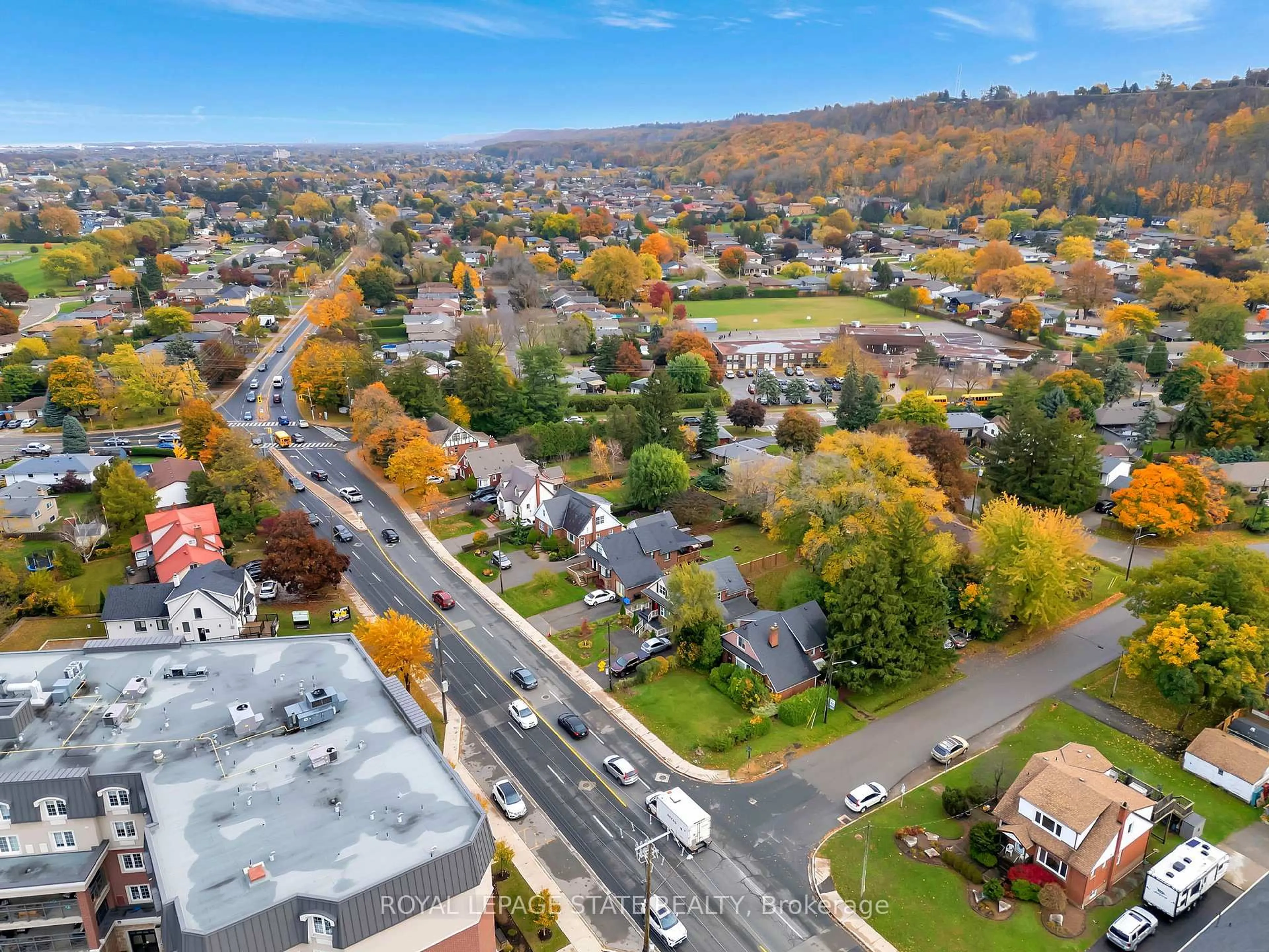 A pic from outside/outdoor area/front of a property/back of a property/a pic from drone, street for 121 King St, Hamilton Ontario L8G 1L2