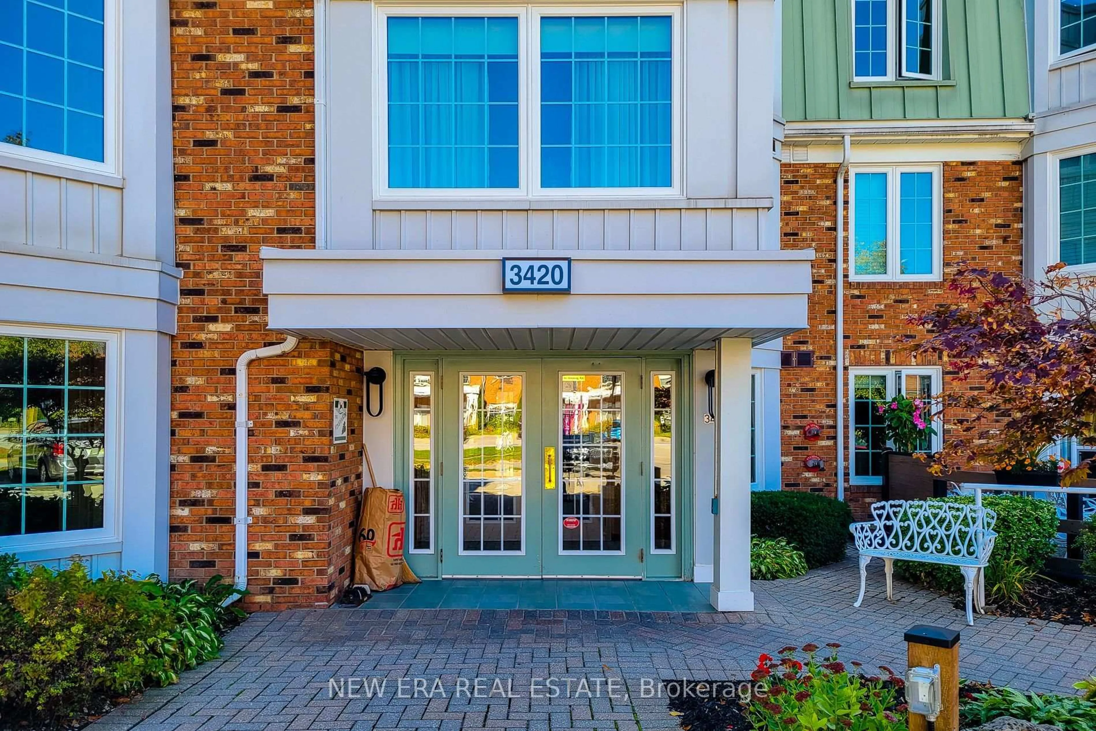 Indoor entryway for 3420 Frederick Ave #221, Lincoln Ontario L0R 2C0