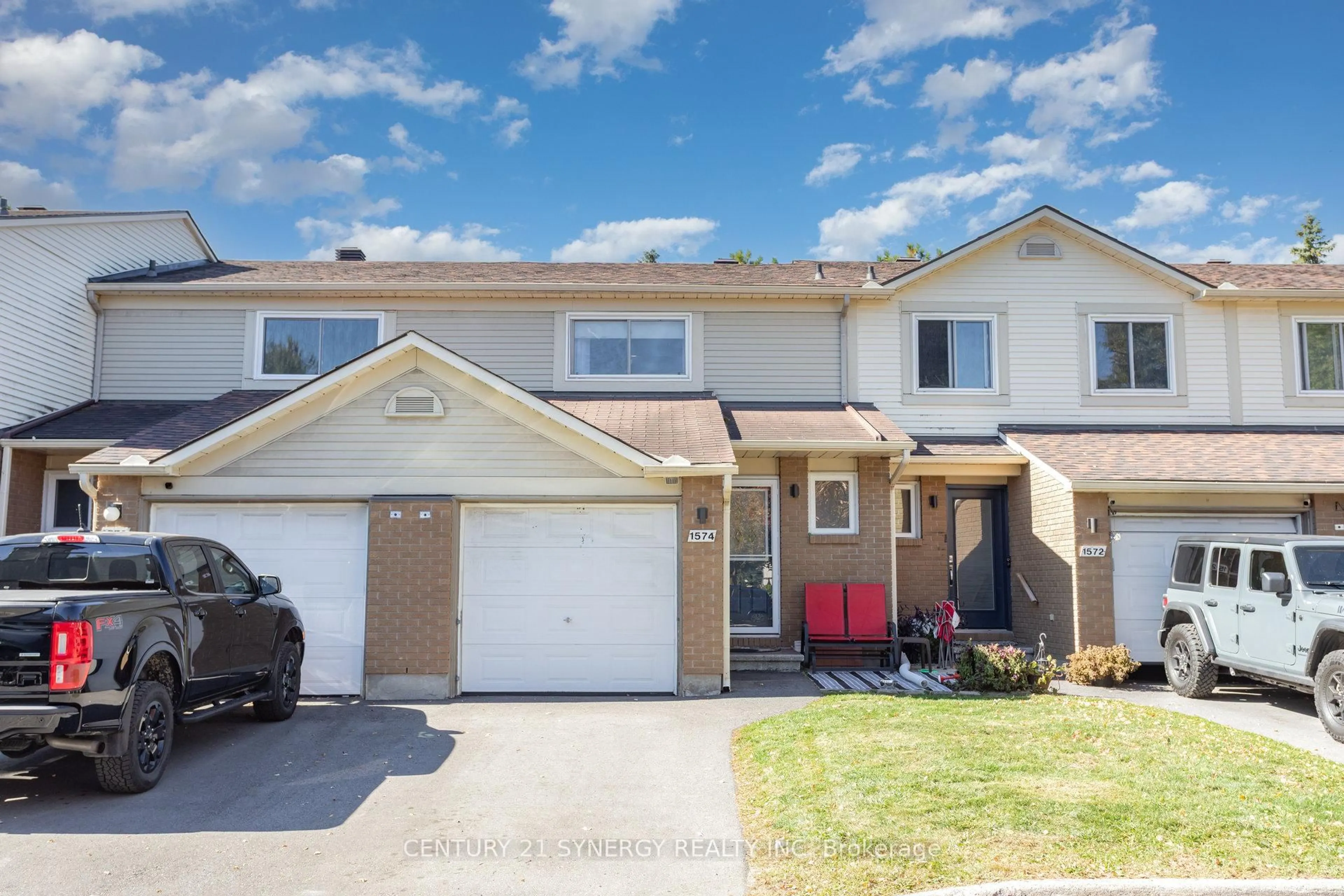 Home with vinyl exterior material, street for 1574 Cheevers Cres #64, Ottawa Ontario K4A 2J9