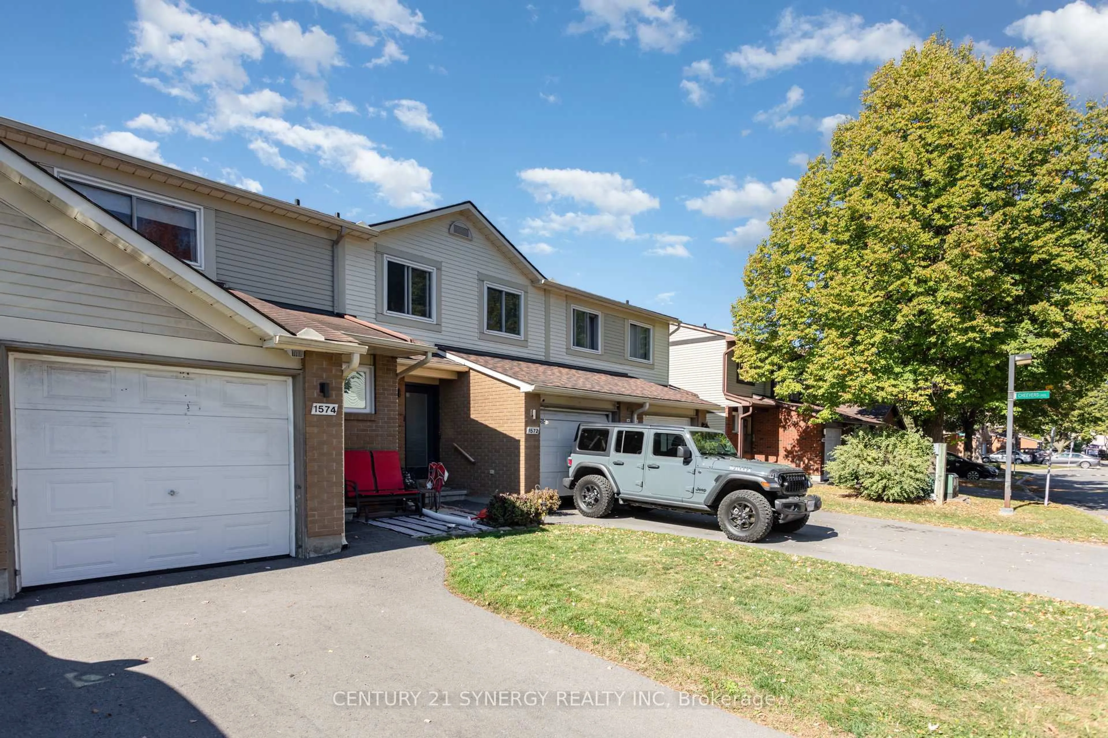 A pic from outside/outdoor area/front of a property/back of a property/a pic from drone, street for 1574 Cheevers Cres #64, Ottawa Ontario K4A 2J9