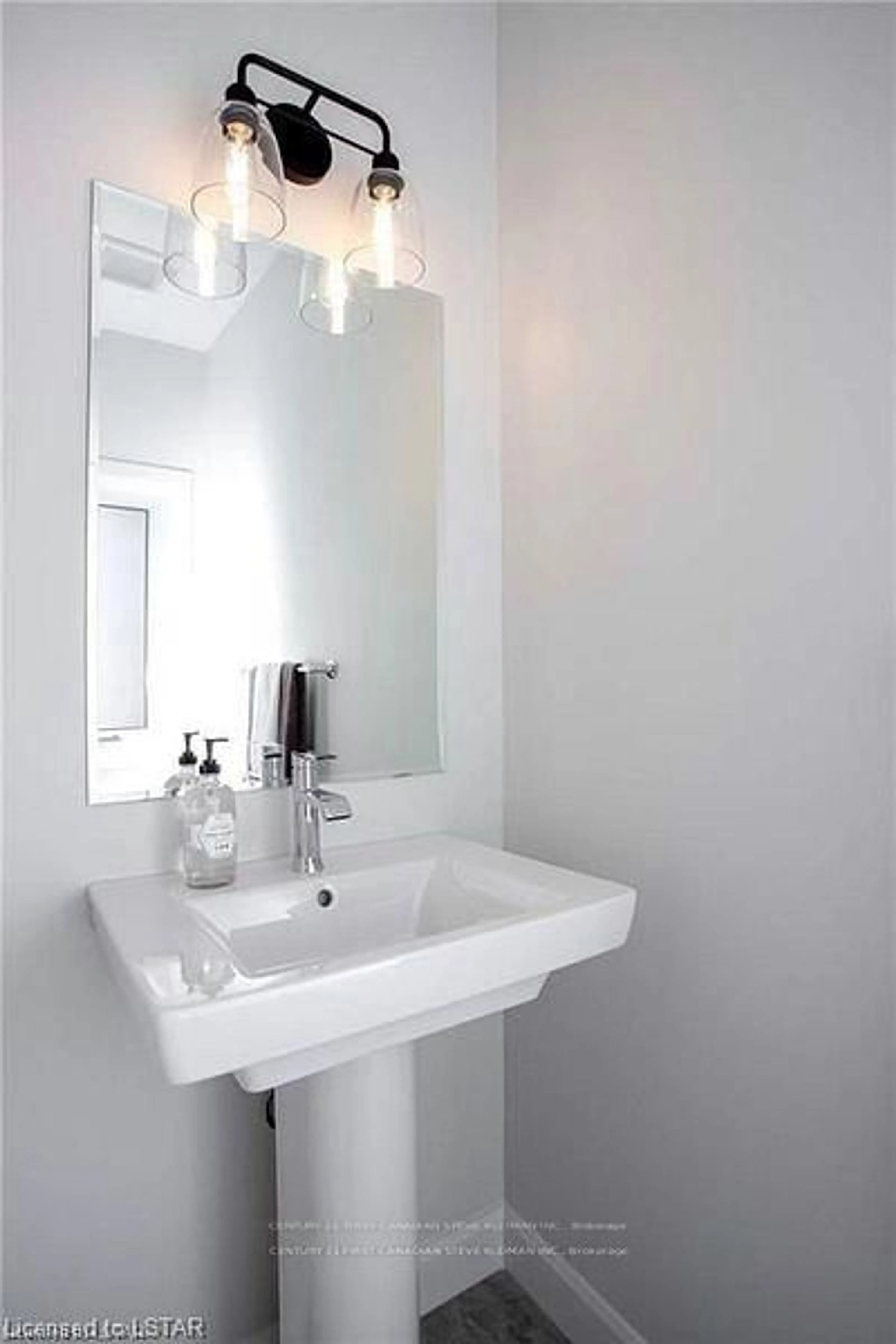 Contemporary bathroom, ceramic/tile floor for 2700 BUROAK Dr #37, London North Ontario N6G 5B6
