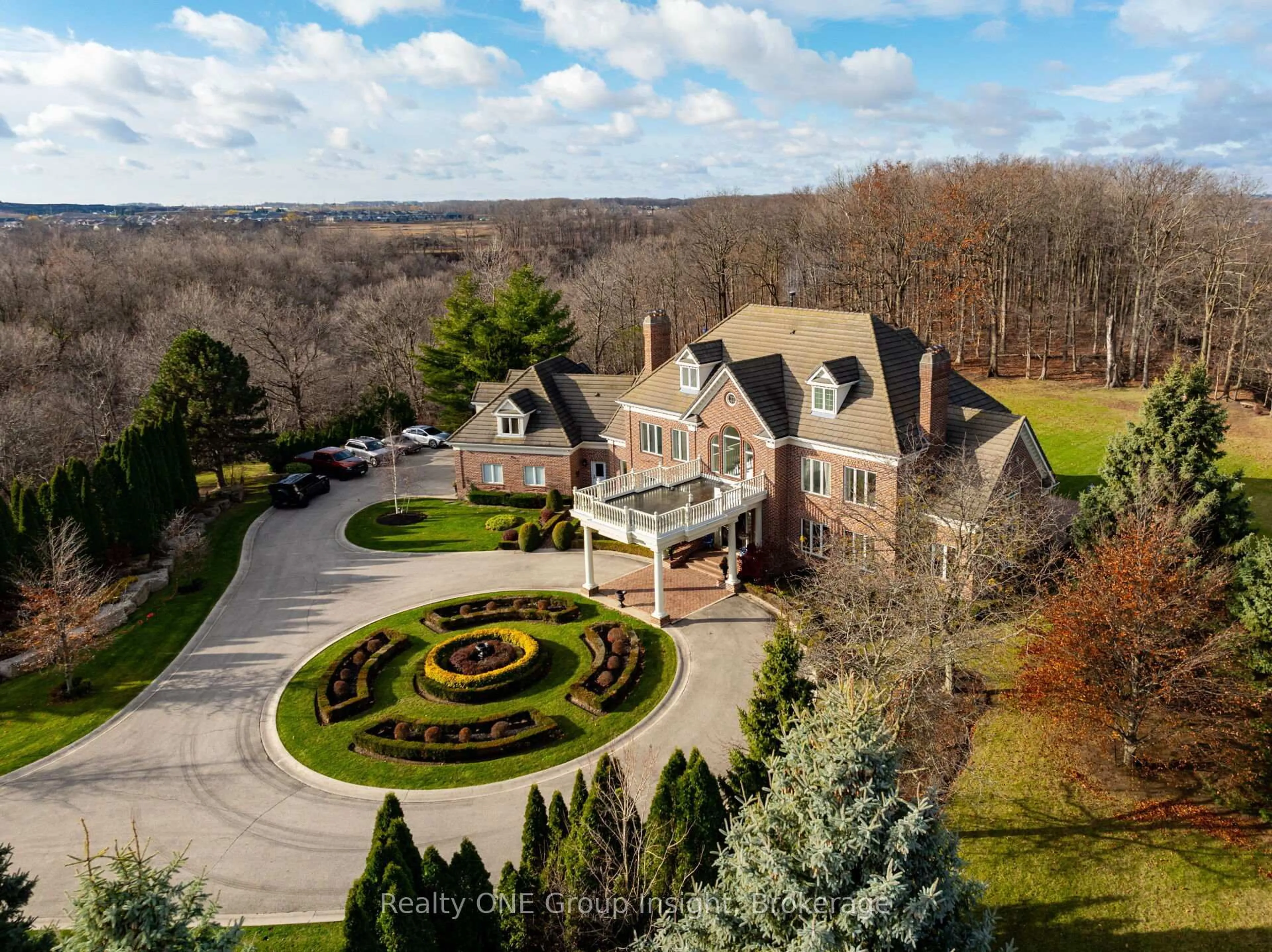 A pic from outside/outdoor area/front of a property/back of a property/a pic from drone, unknown for 75 Ridge Rd, Hamilton Ontario L8J 2V9