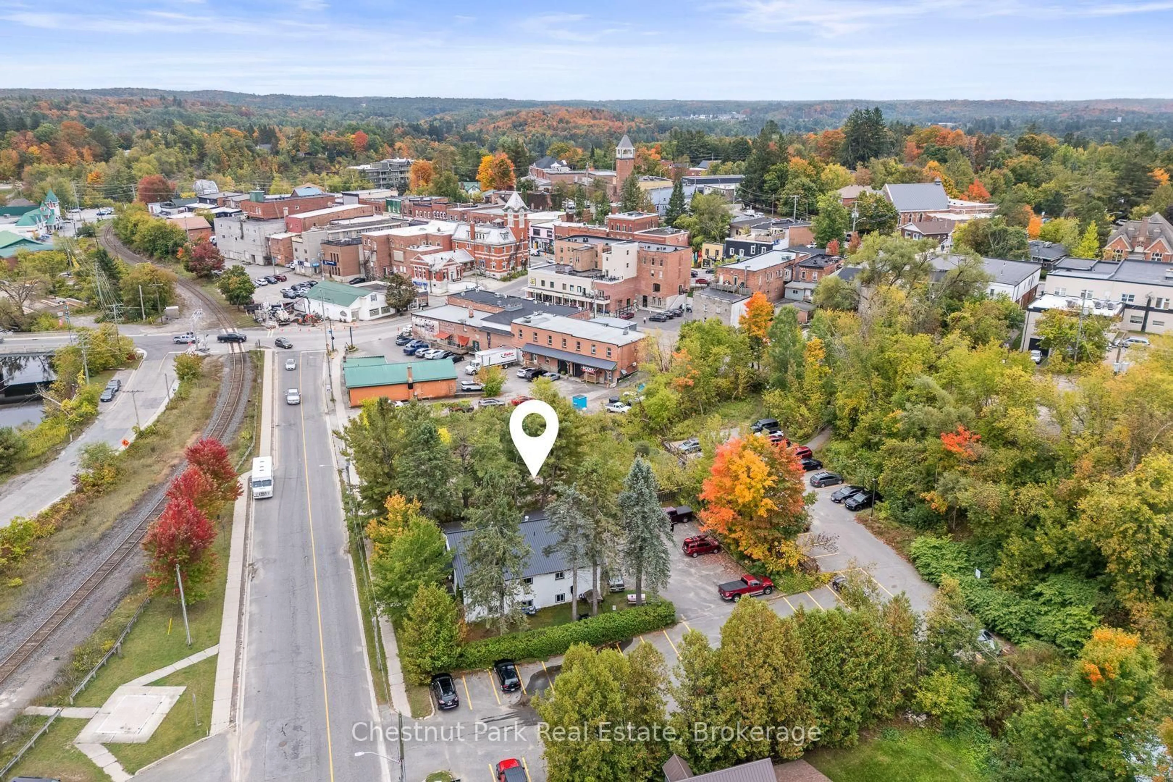 A pic from outside/outdoor area/front of a property/back of a property/a pic from drone, mountain view for 84 Hiram St, Bracebridge Ontario P1L 1S6