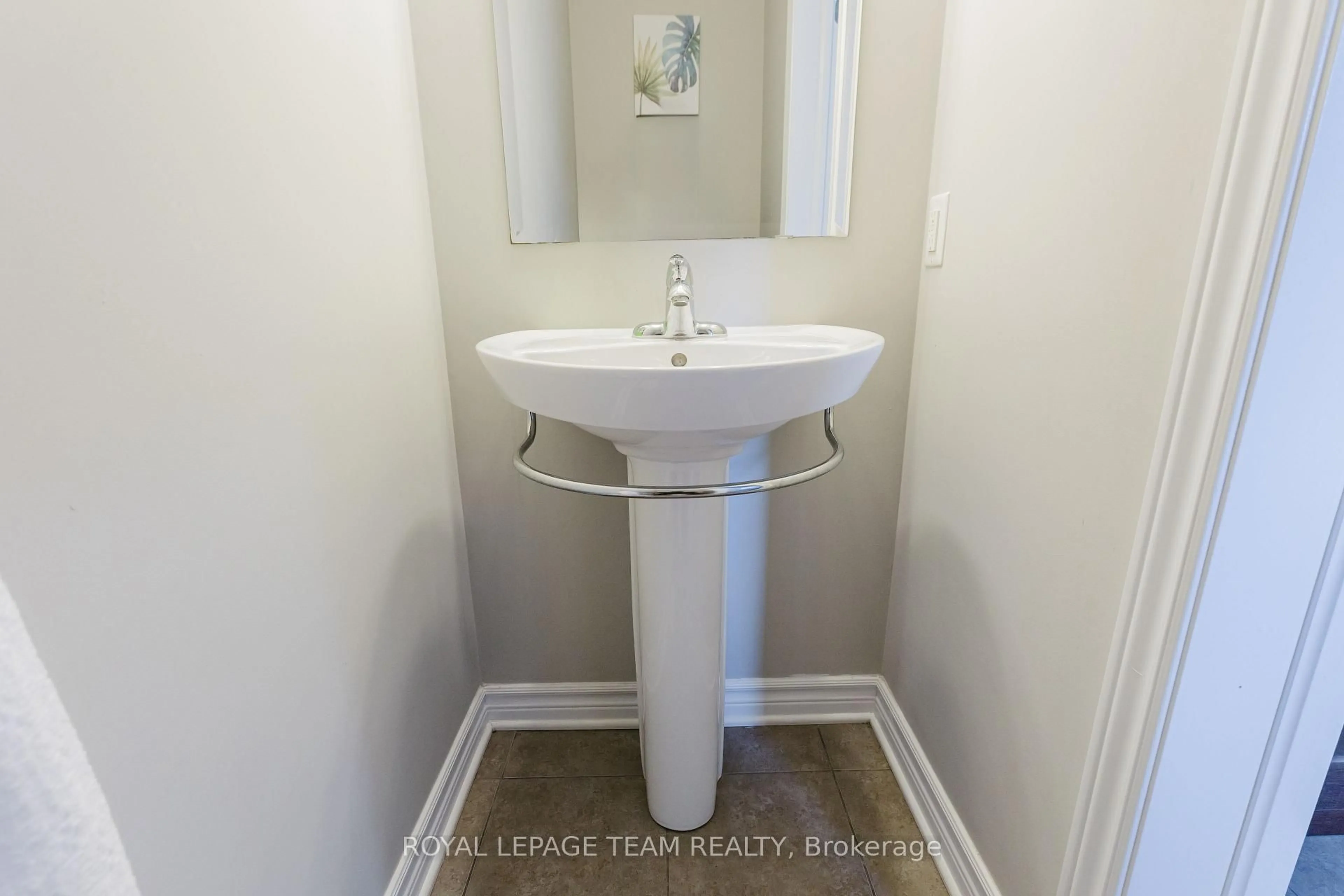 Standard bathroom, ceramic/tile floor for 121 Mancini Way, Ottawa Ontario K2J 5X3