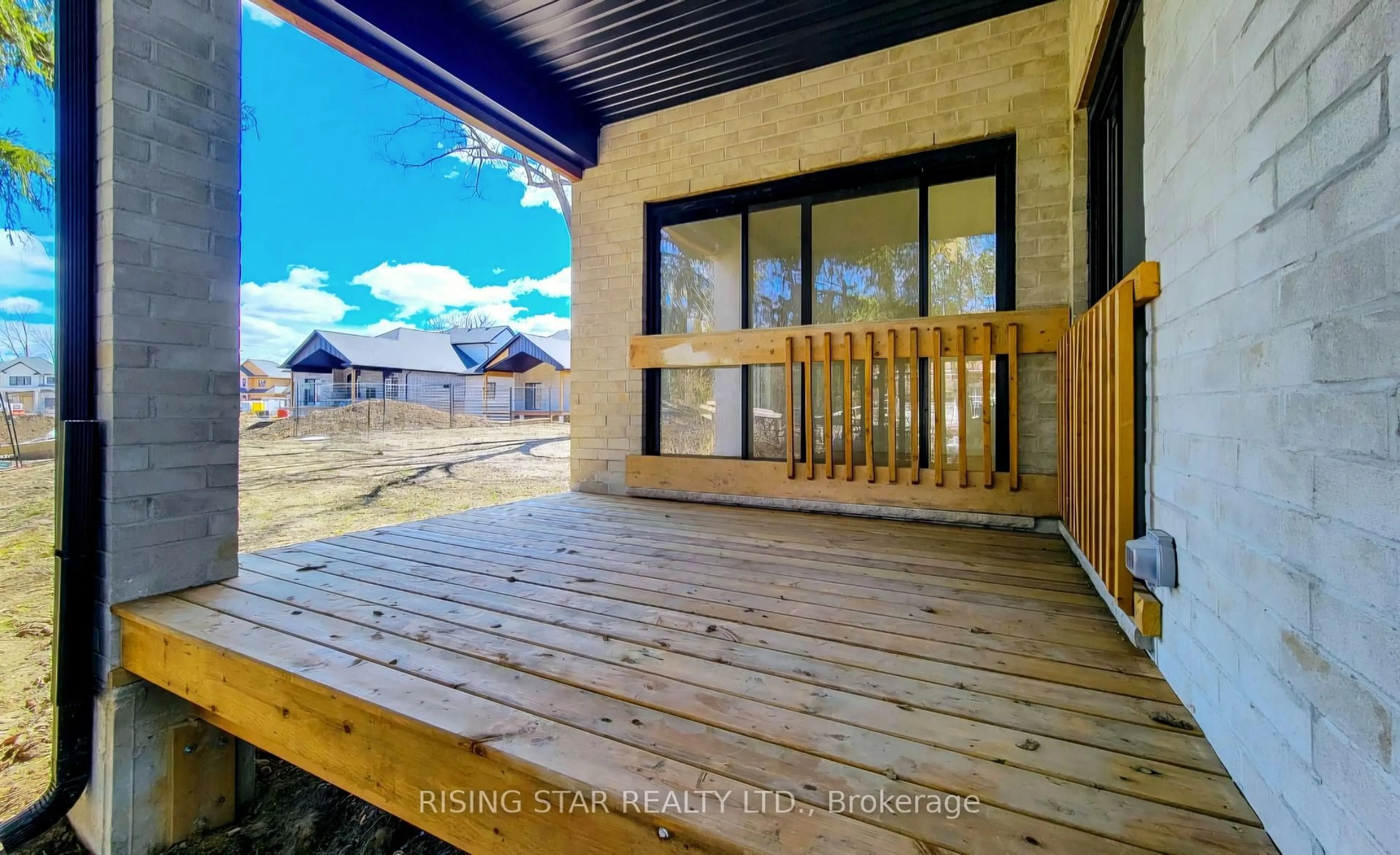 A pic from outside/outdoor area/front of a property/back of a property/a pic from drone, unknown for 232 Mount Pleasant St, Brantford Ontario N3T 1V1