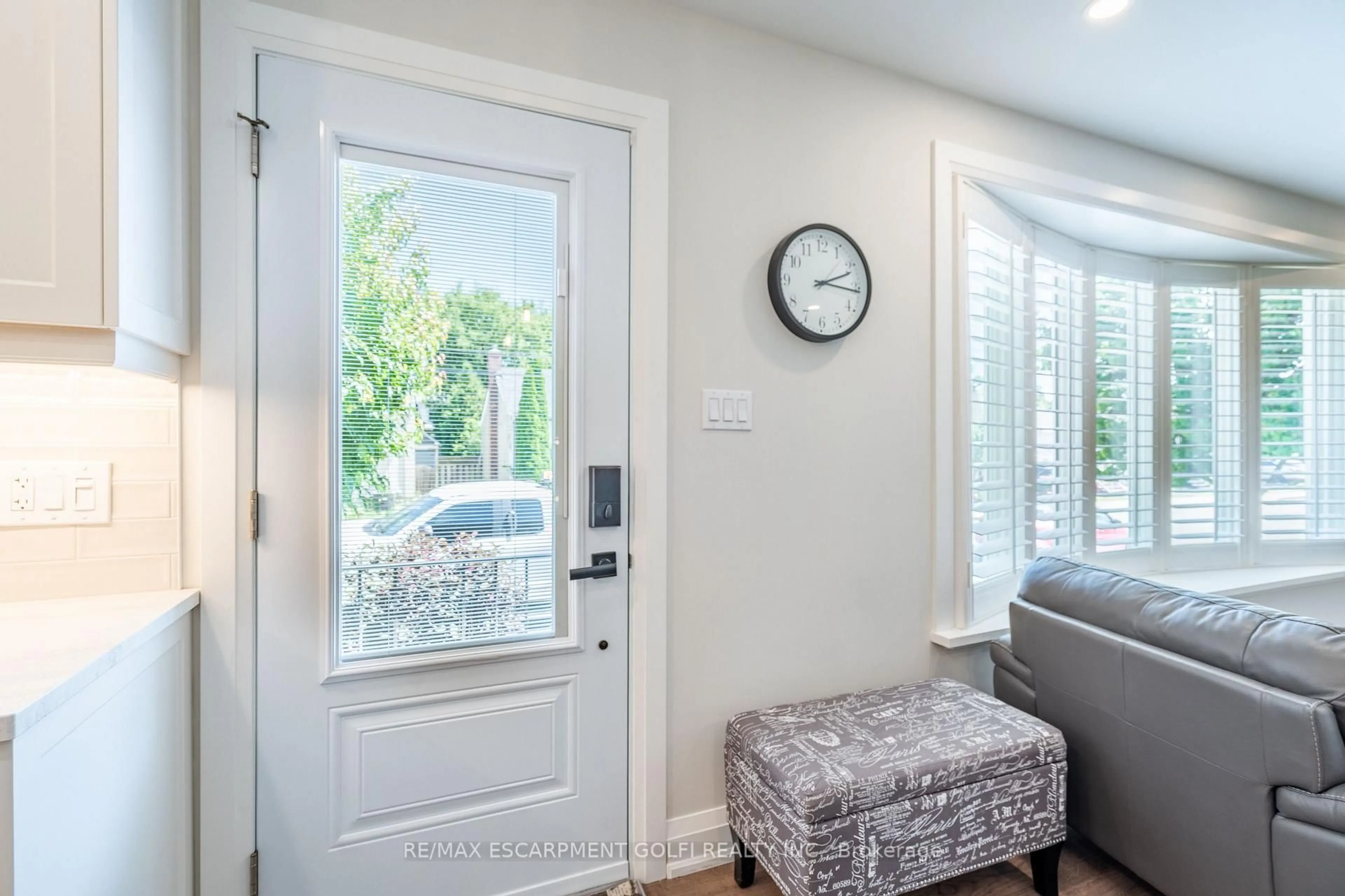 Indoor entryway for 38 Salem Ave, Hamilton Ontario L9A 3V9