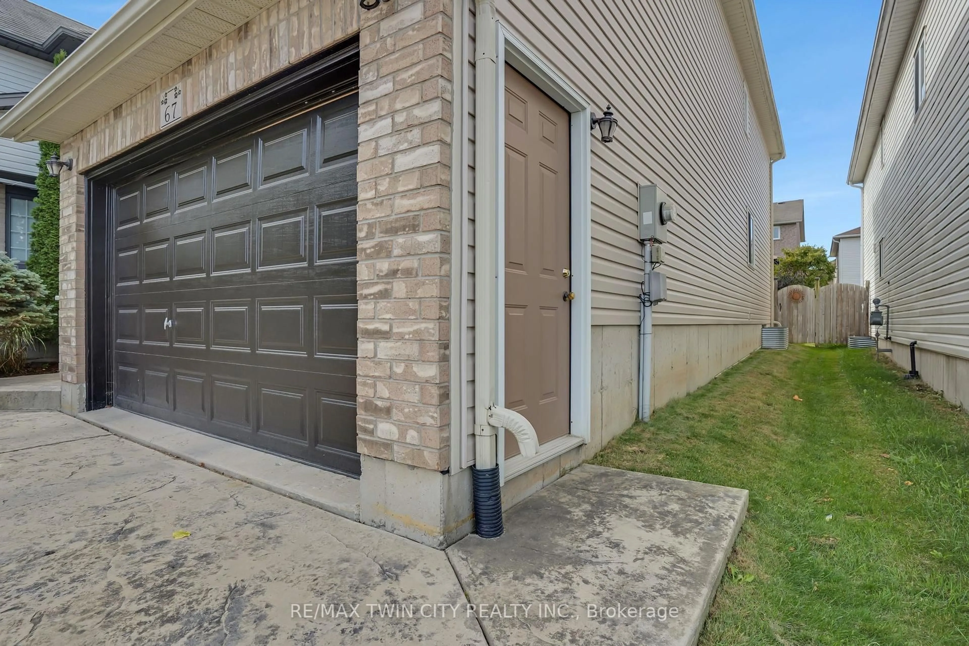 Unknown for 67 Tottenham St, Kitchener Ontario N2R 1V2