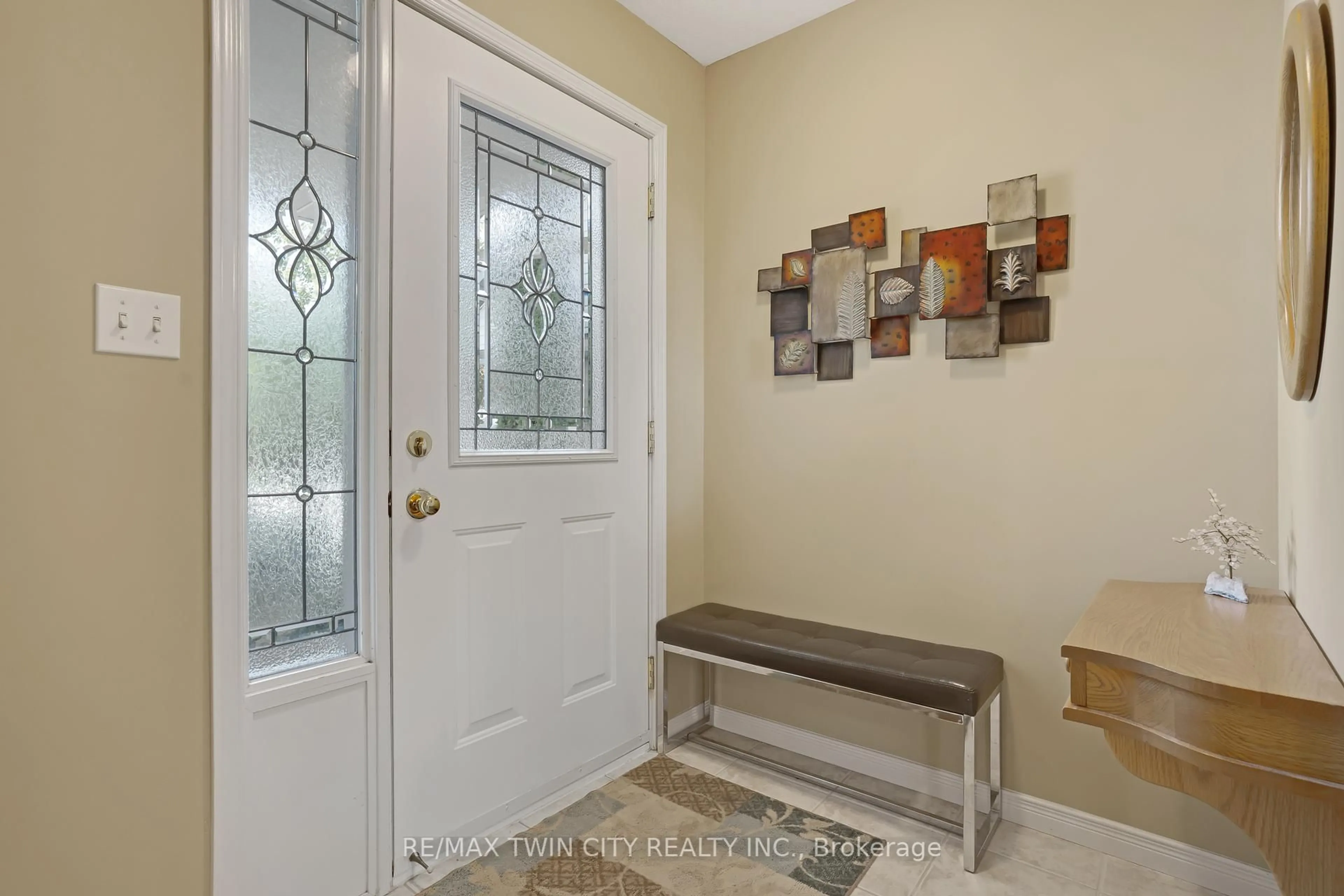 Indoor entryway for 67 Tottenham St, Kitchener Ontario N2R 1V2