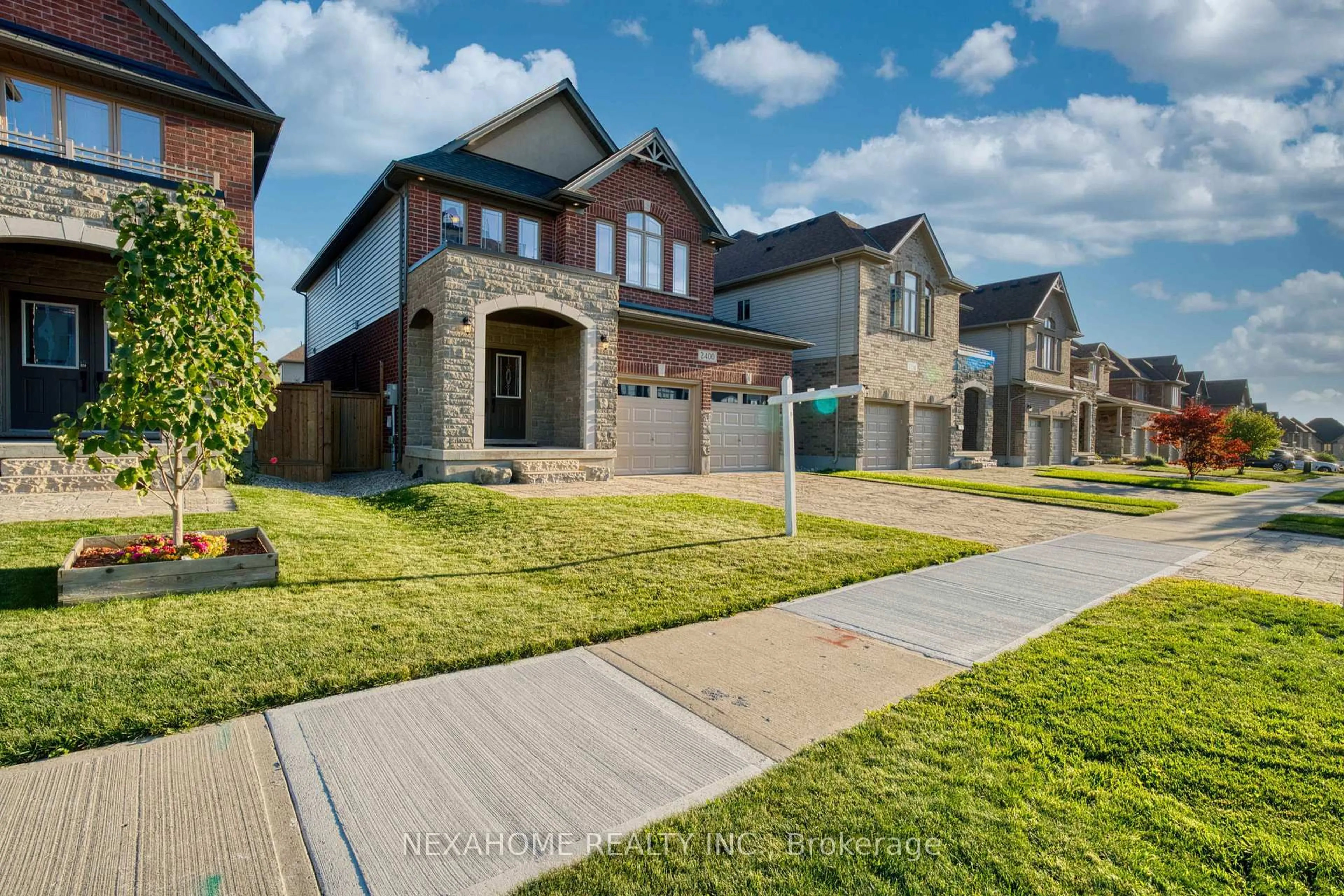A pic from outside/outdoor area/front of a property/back of a property/a pic from drone, street for 2400 Callingham Dr, London North Ontario N6G 0P4