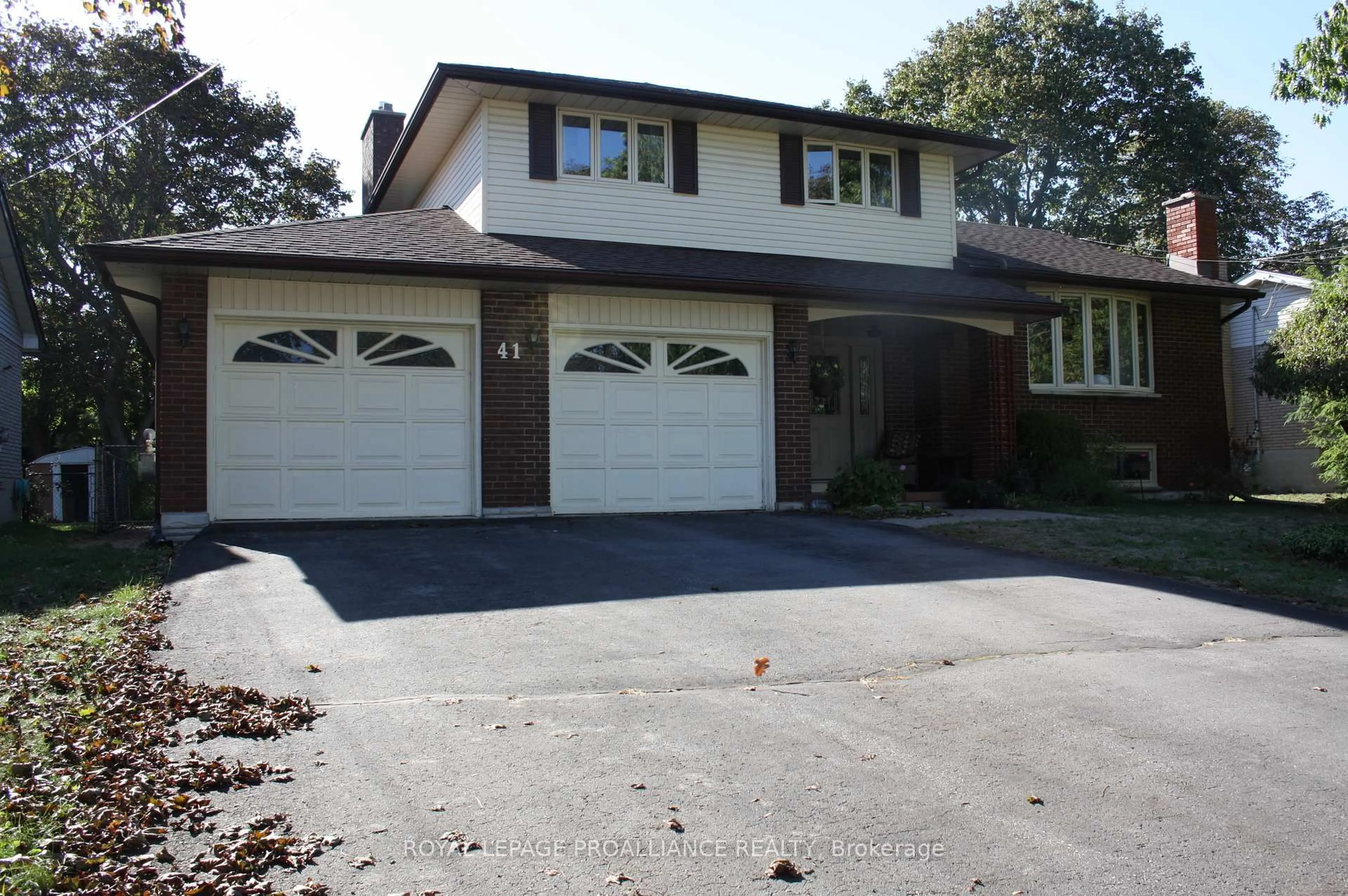 Home with vinyl exterior material, street for 41 Hope Cres, Belleville Ontario K8P 4S3