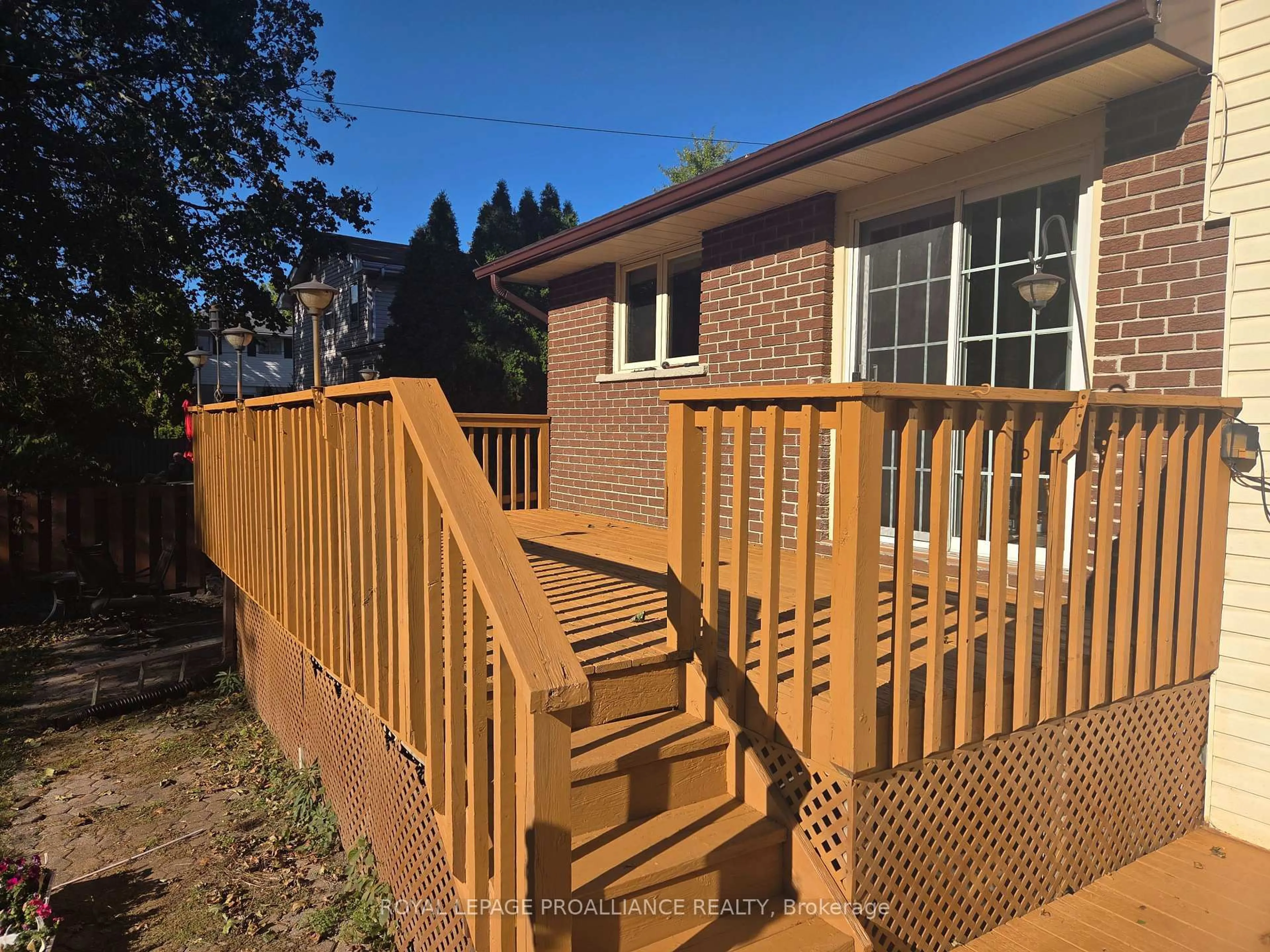 Unknown for 41 Hope Cres, Belleville Ontario K8P 4S3