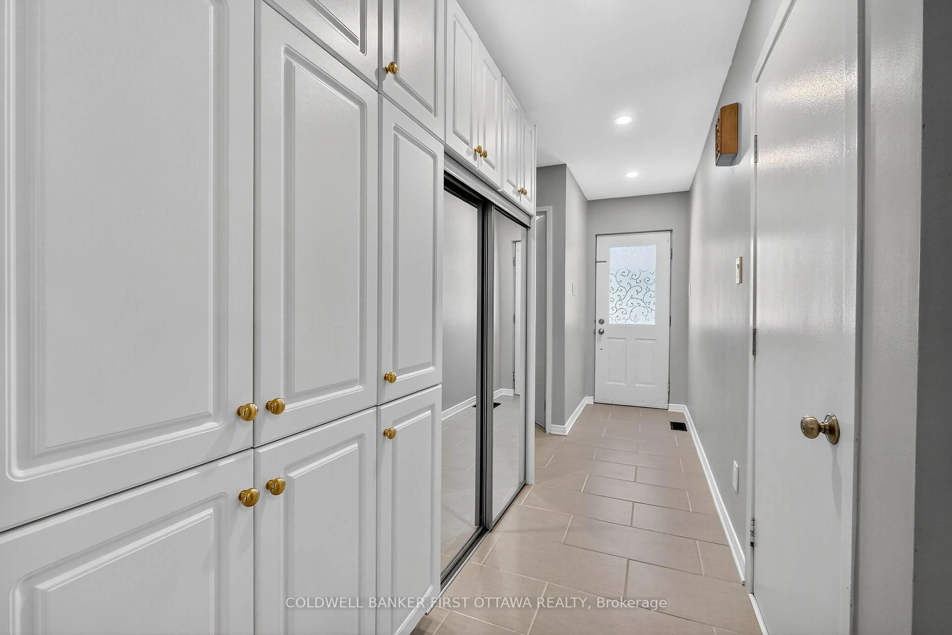 Unknown for 6 Pennington Lane, Ottawa Ontario K1B 4X7