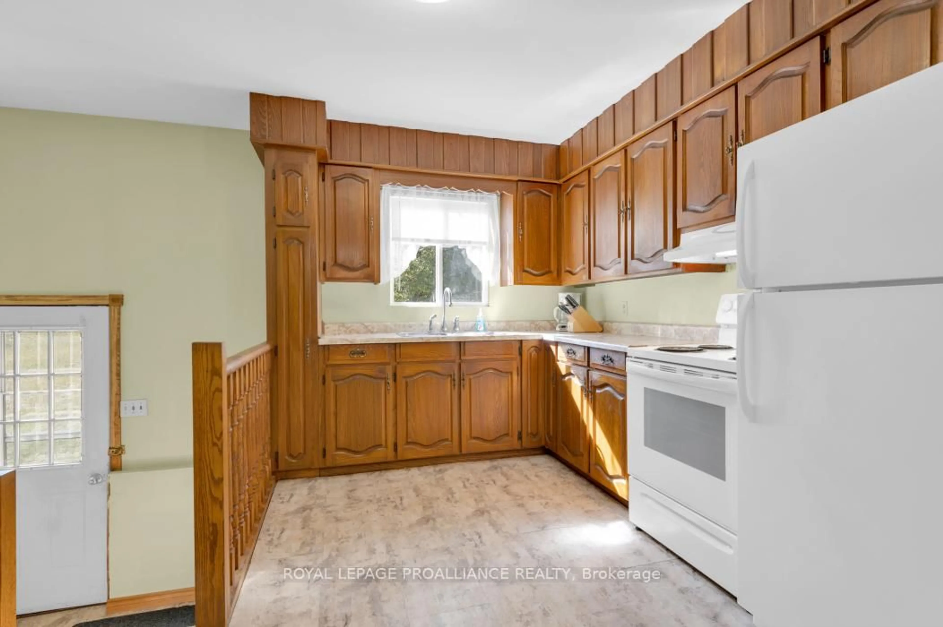 Standard kitchen, unknown for 151 Addington Rd 7, Cloyne Ontario K0H 1K0