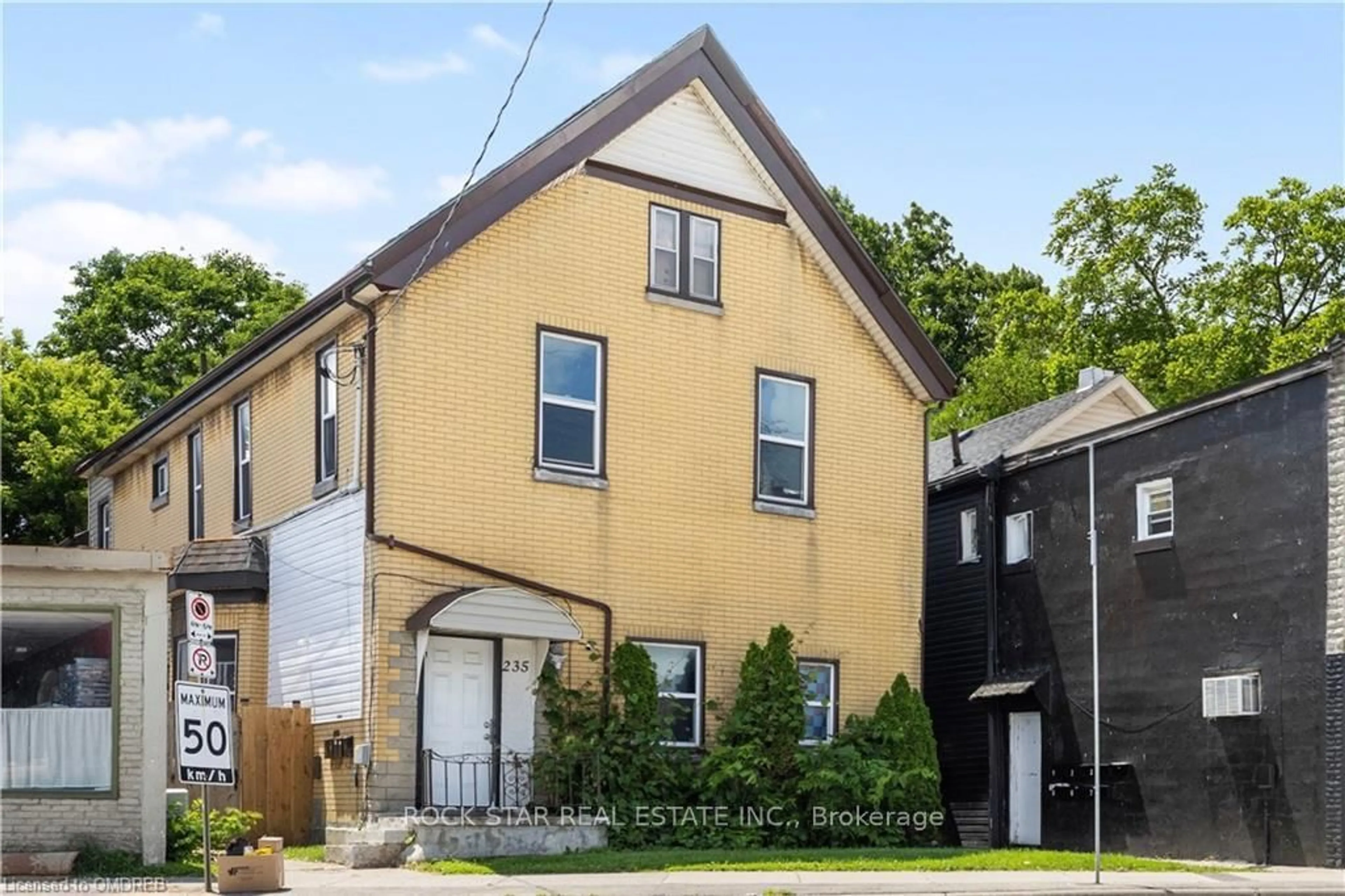 Unknown for 235 Hamilton Rd, London East Ontario N5Z 1P9