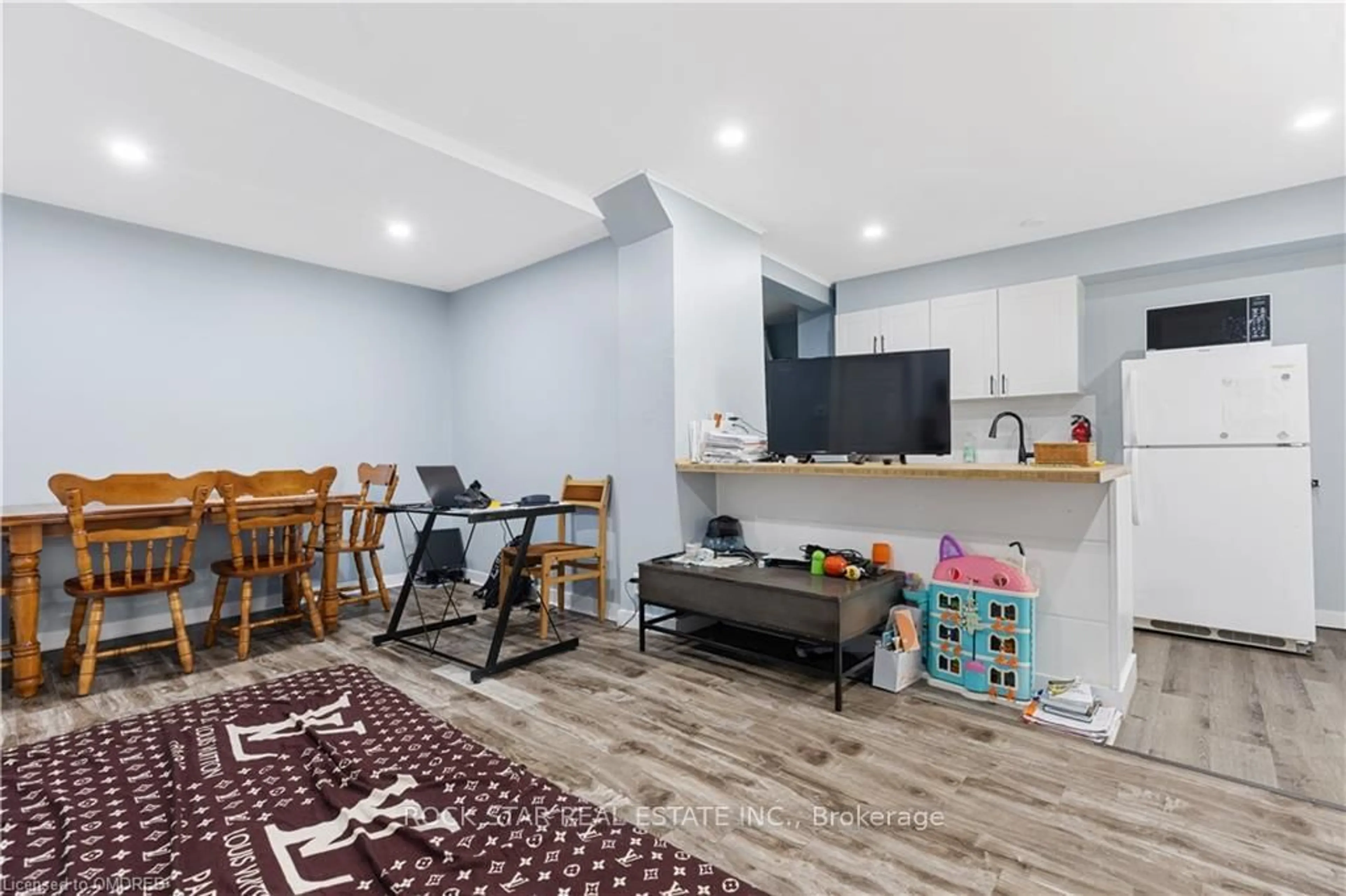 Open concept kitchen, unknown for 235 Hamilton Rd, London East Ontario N5Z 1P9
