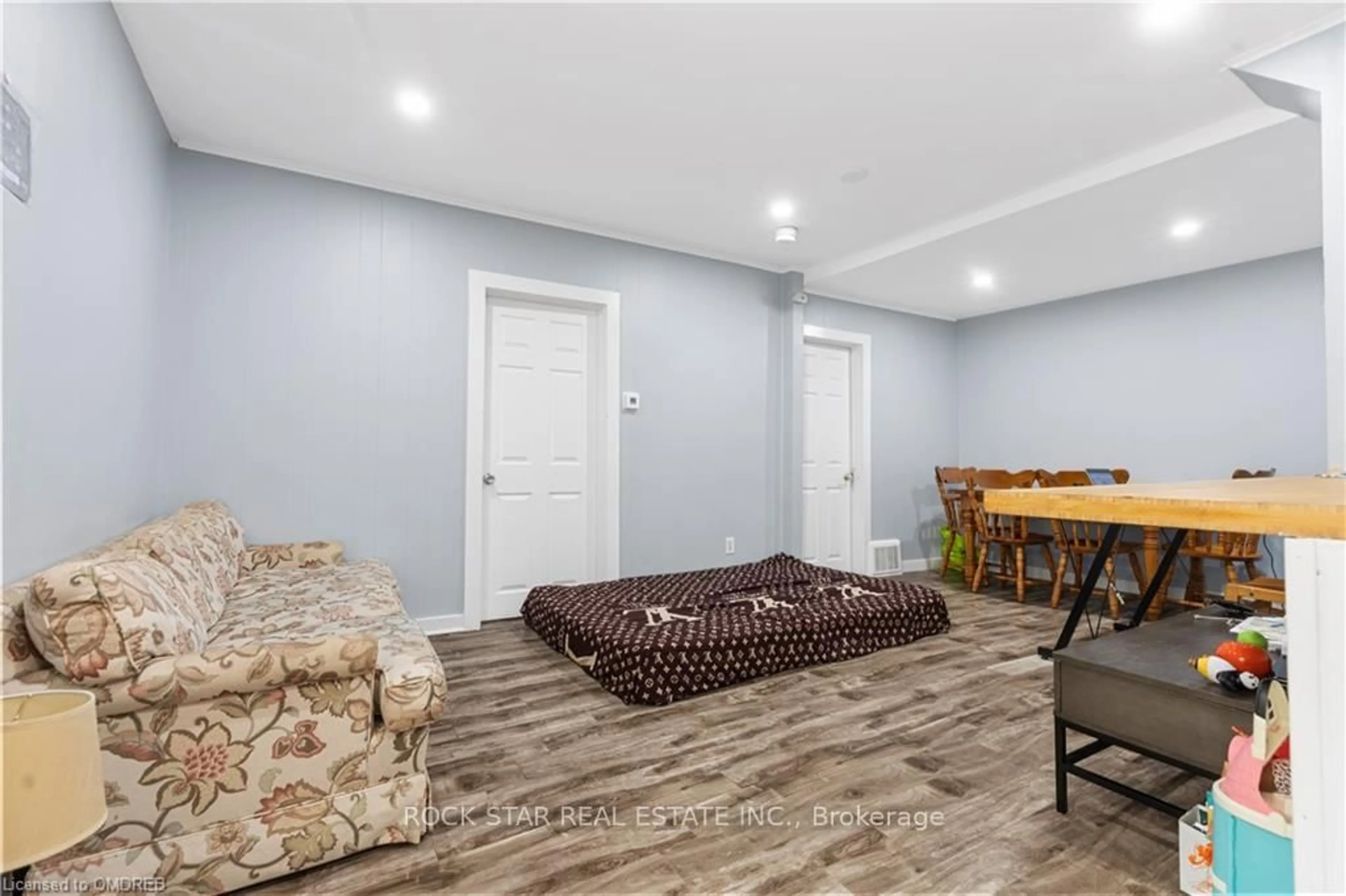 A pic of a room for 235 Hamilton Rd, London East Ontario N5Z 1P9