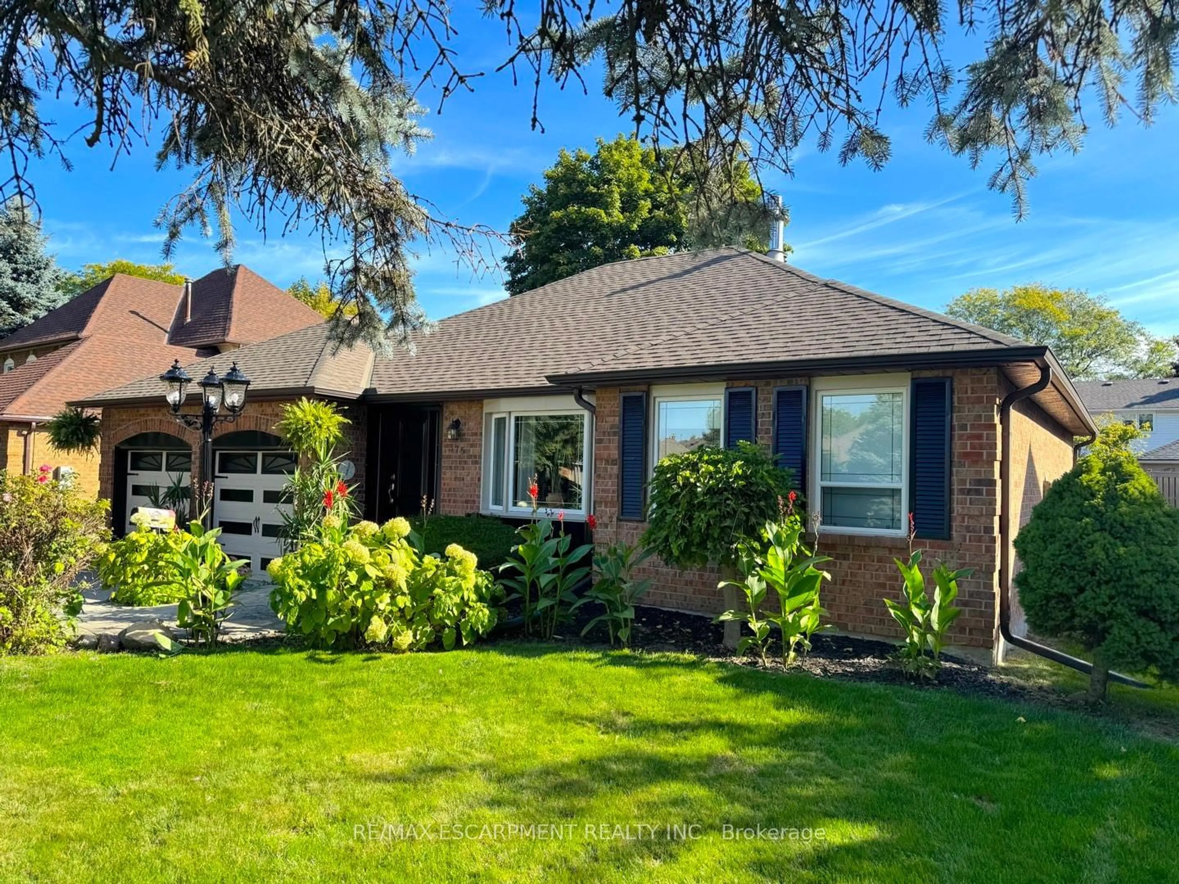 Home with brick exterior material, street for 375 Melanie Cres, Hamilton Ontario L9G 4B1