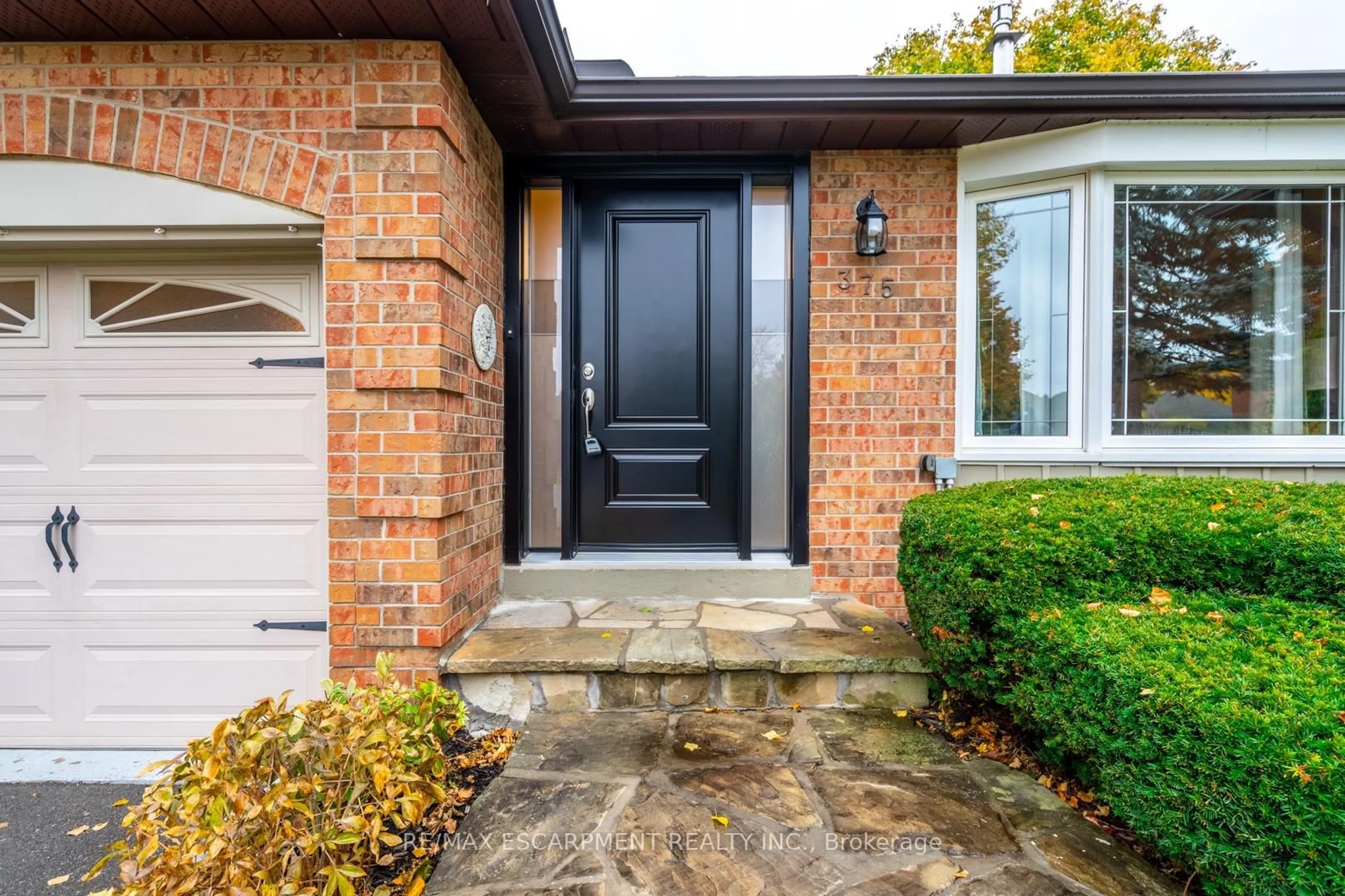 Home with brick exterior material, street for 375 Melanie Cres, Hamilton Ontario L9G 4B1
