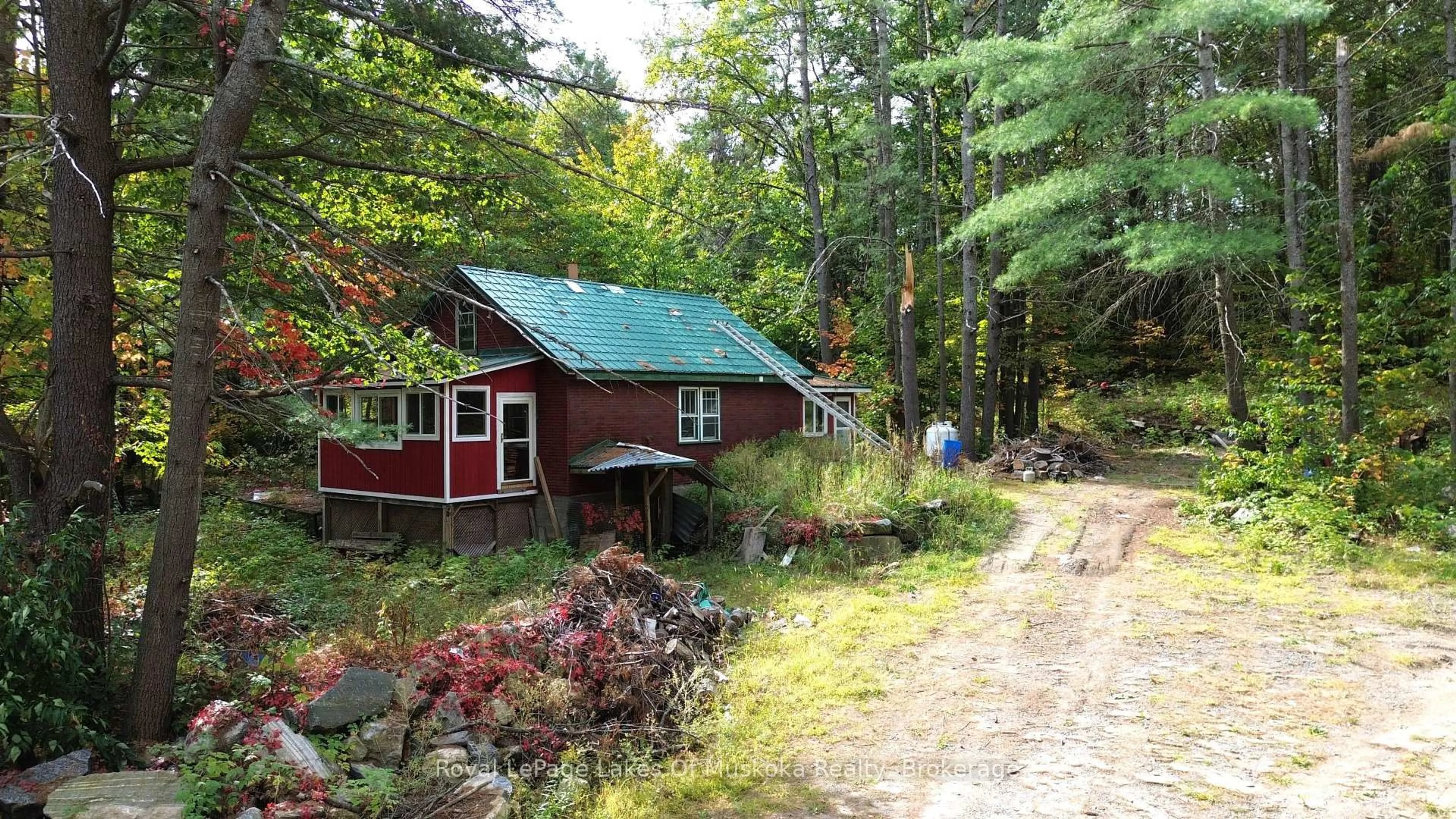 Shed for 1011 West Black Lake Rd, Muskoka Lakes Ontario P0C 1M0