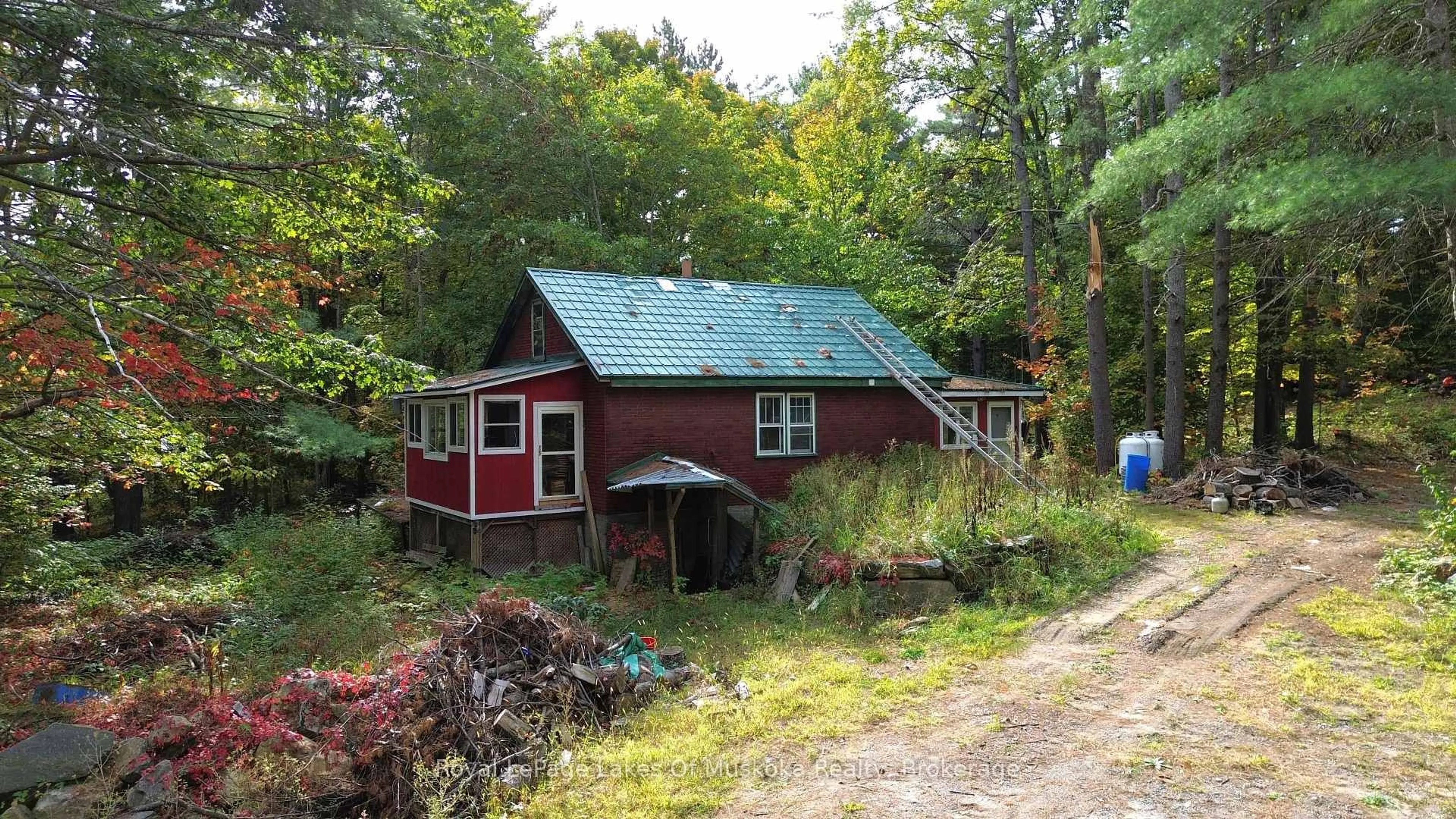 Shed for 1011 West Black Lake Rd, Muskoka Lakes Ontario P0C 1M0