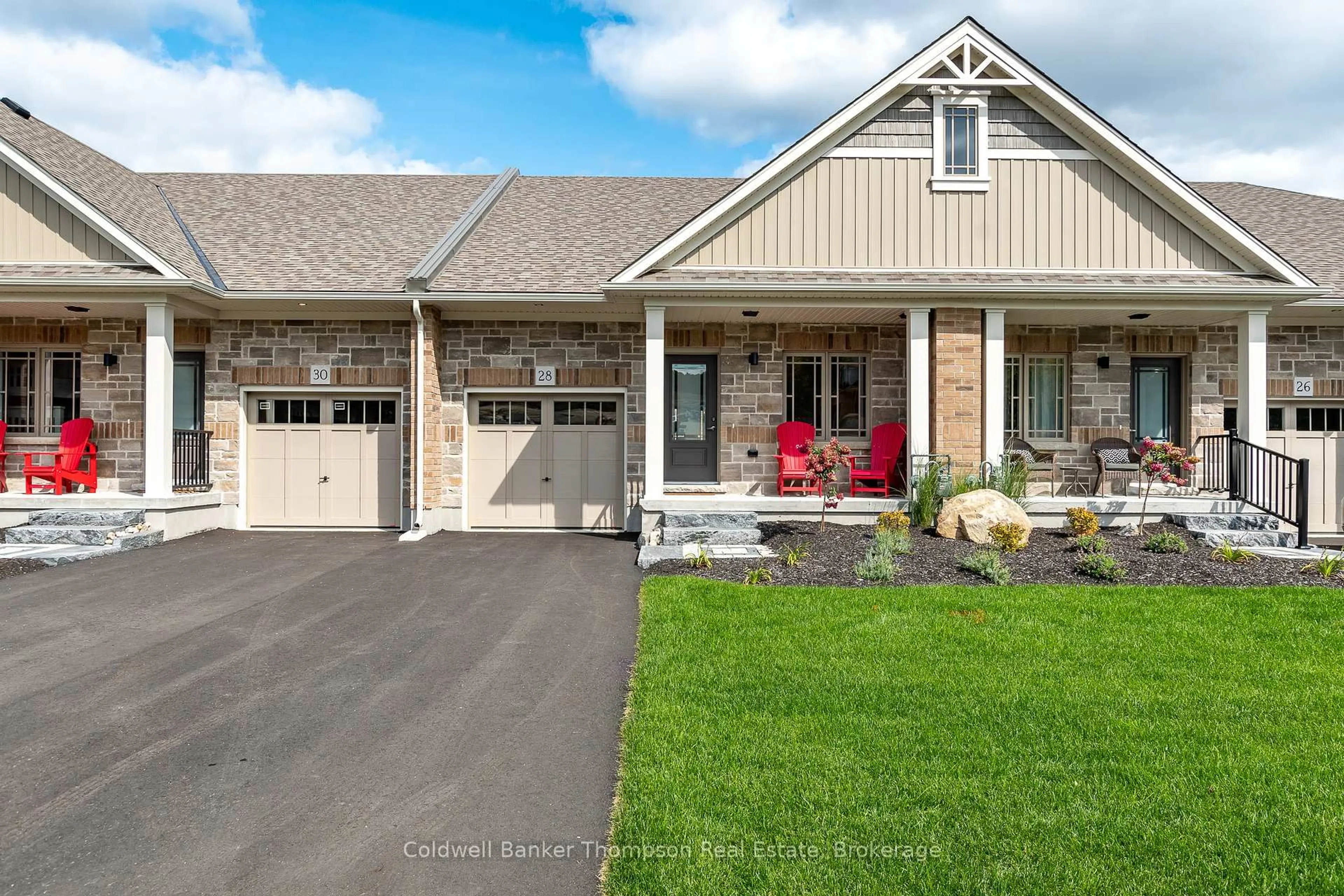 Home with vinyl exterior material, street for 28 CHARLES MORLEY Blvd, Huntsville Ontario P1H 0G5