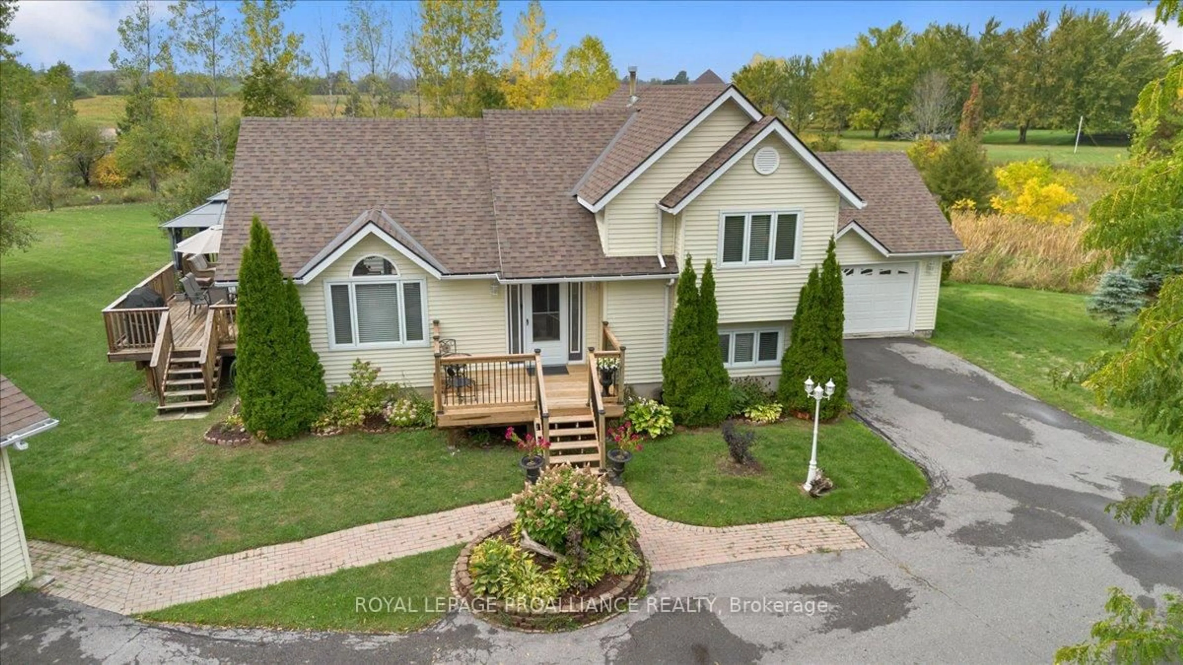 A pic from outside/outdoor area/front of a property/back of a property/a pic from drone, street for 256 Edward St, Stirling Ontario K0K 3E0