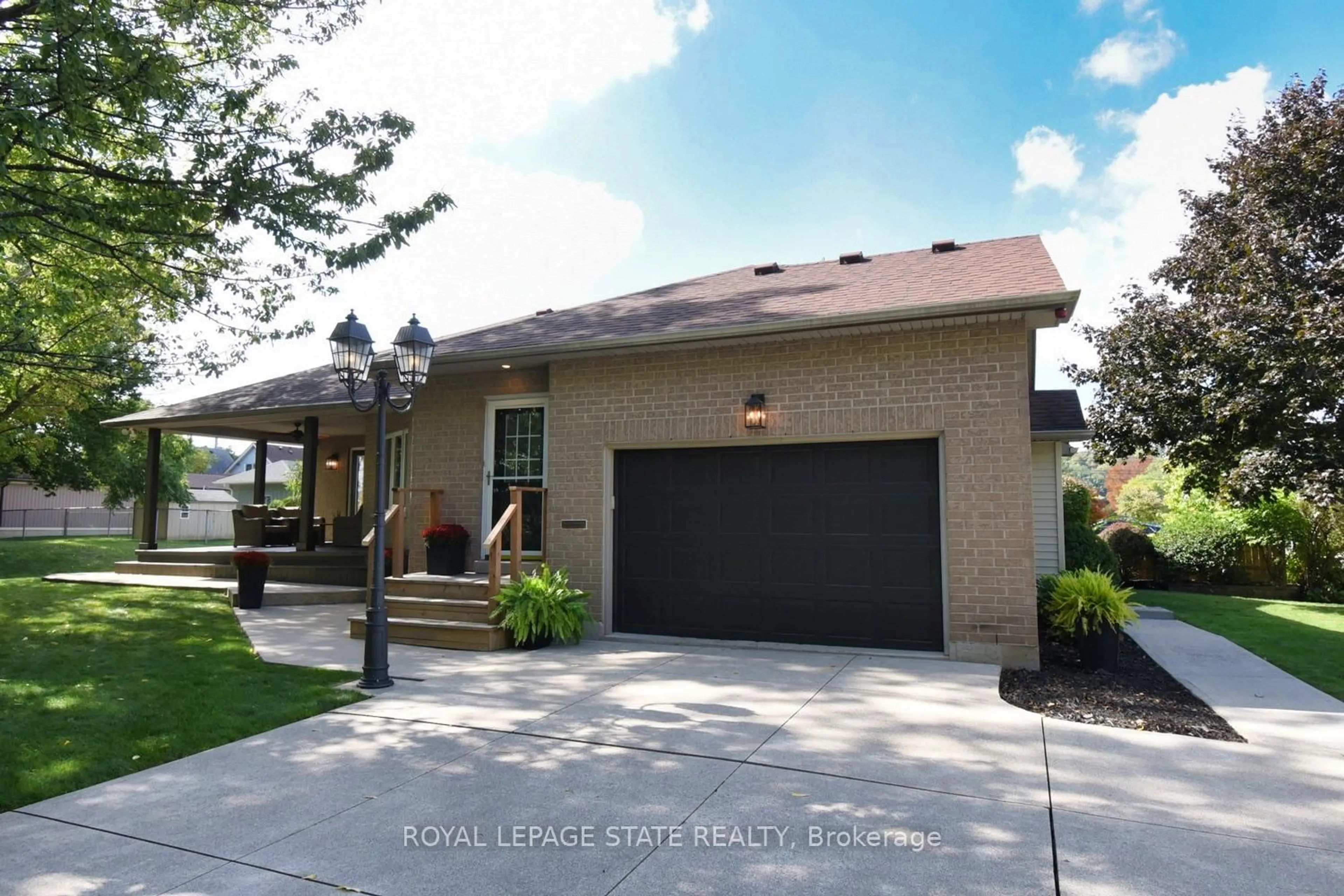Home with brick exterior material, street for 206 Dumbarton Ave, Hamilton Ontario L8K 5C3
