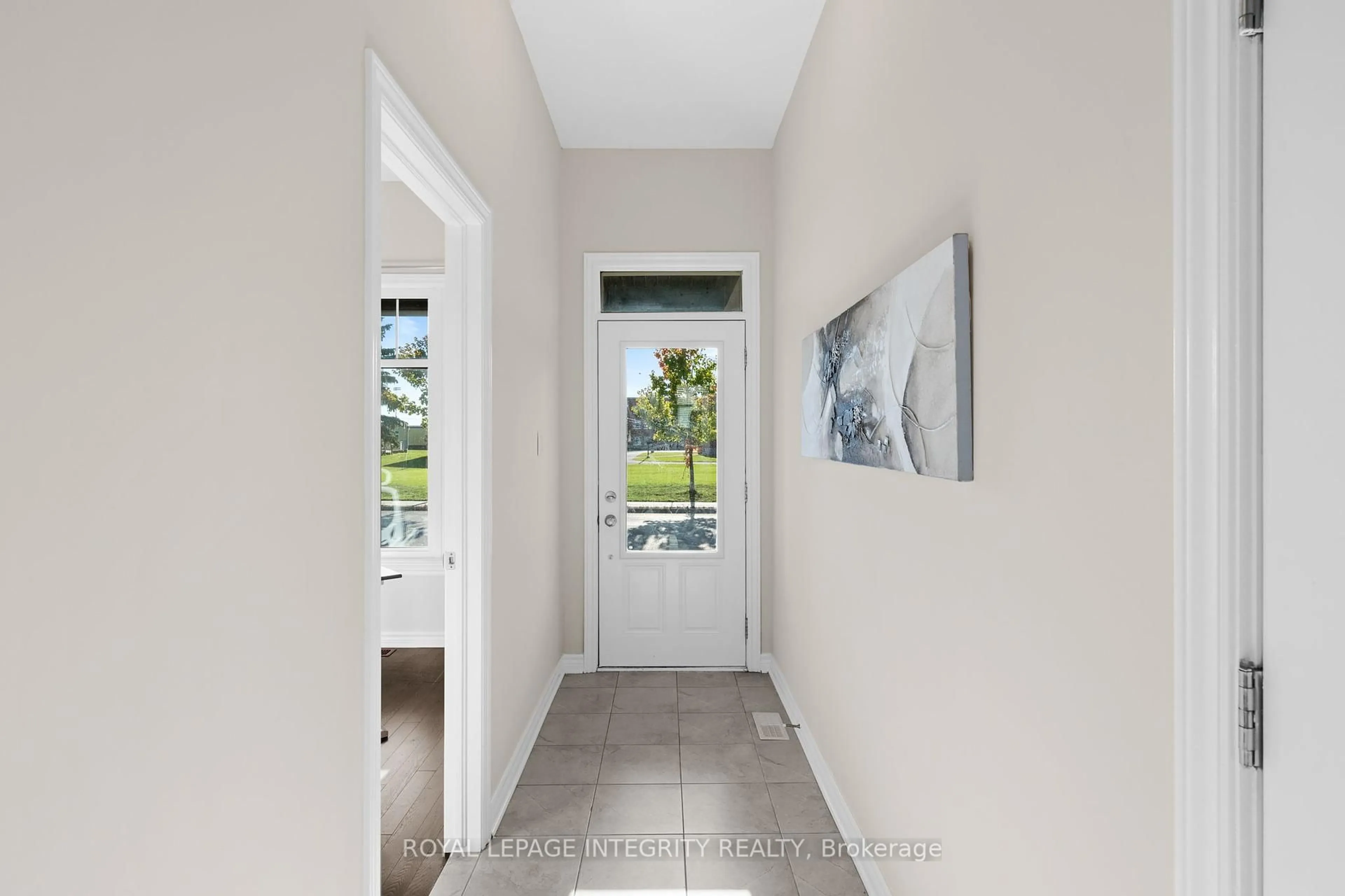 Indoor entryway for 516 Silver Sage Ave, Barrhaven Ontario K2J 4T1