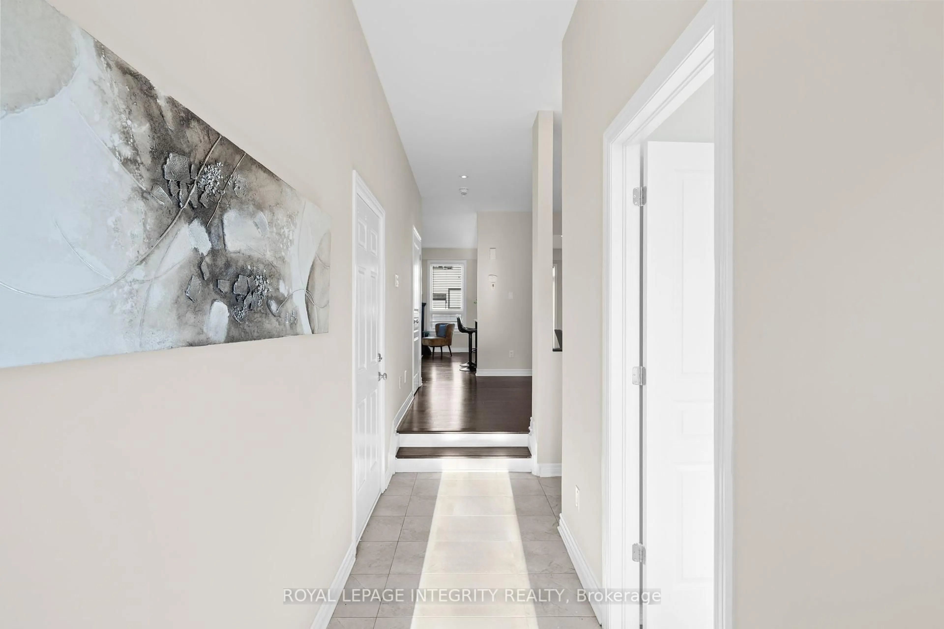 Indoor entryway for 516 Silver Sage Ave, Barrhaven Ontario K2J 4T1